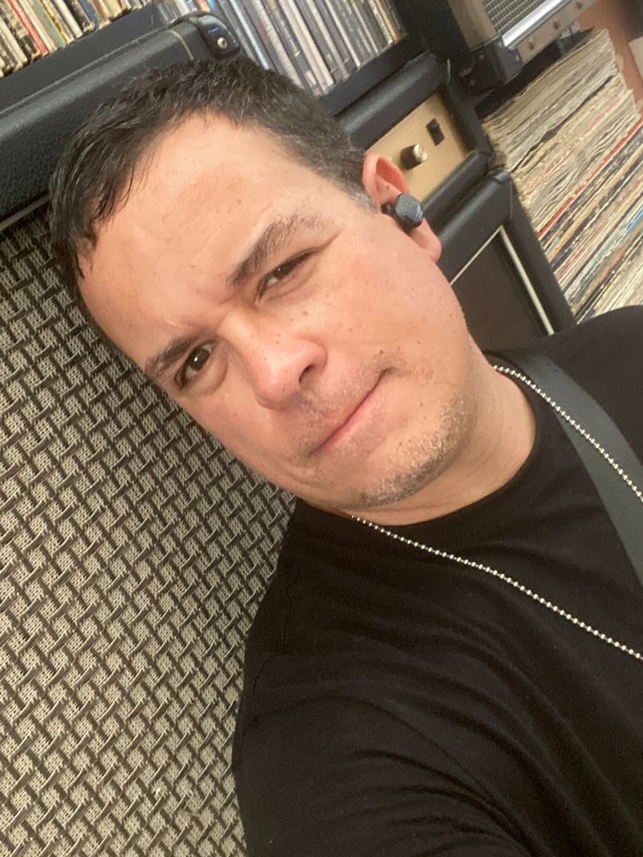 DJ DESTRO