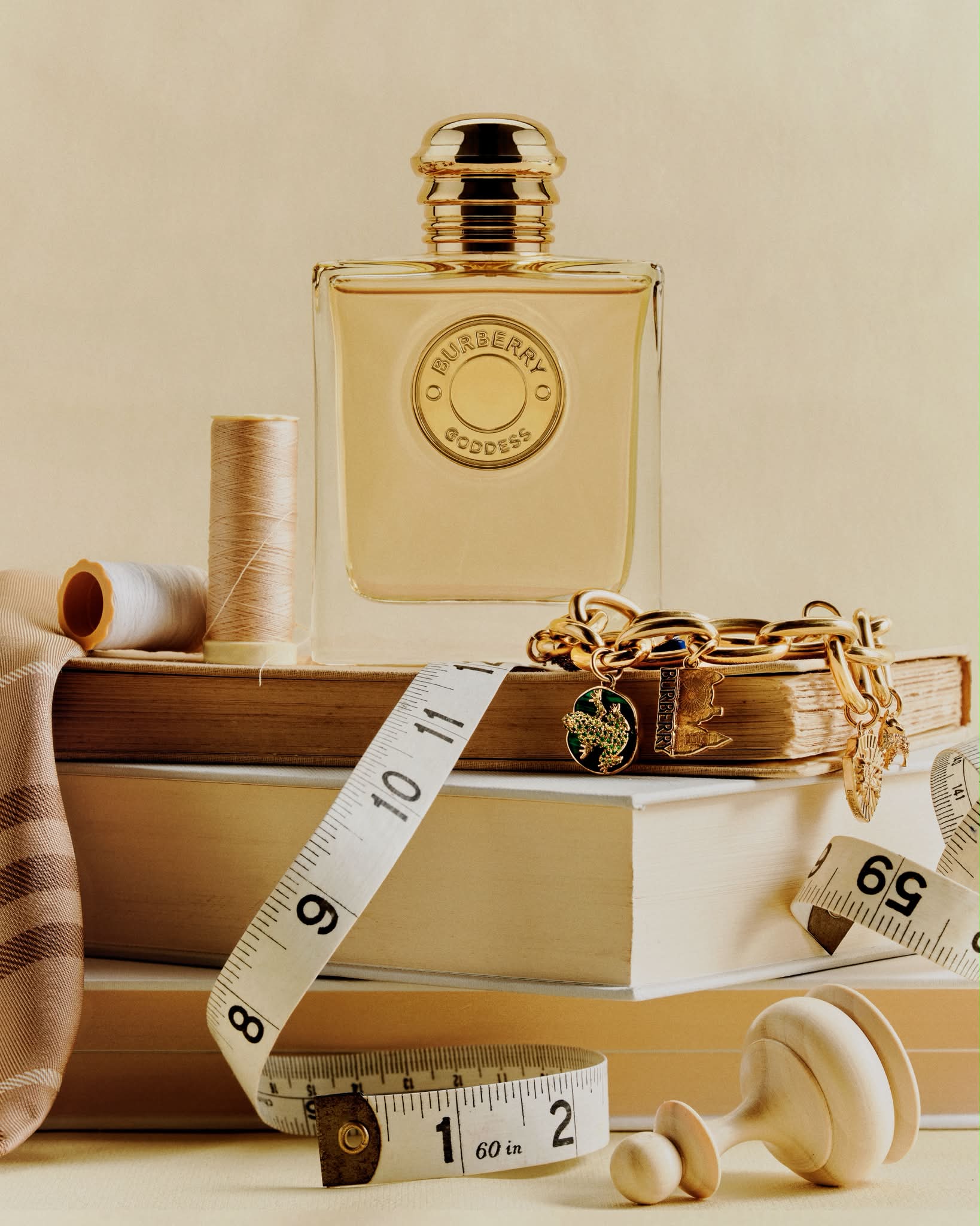 ✨3種の異なるバニラアコード✨Burberry Goddess フレグランス Getting to know Burberry Goddess A rich fragrance enriched with a