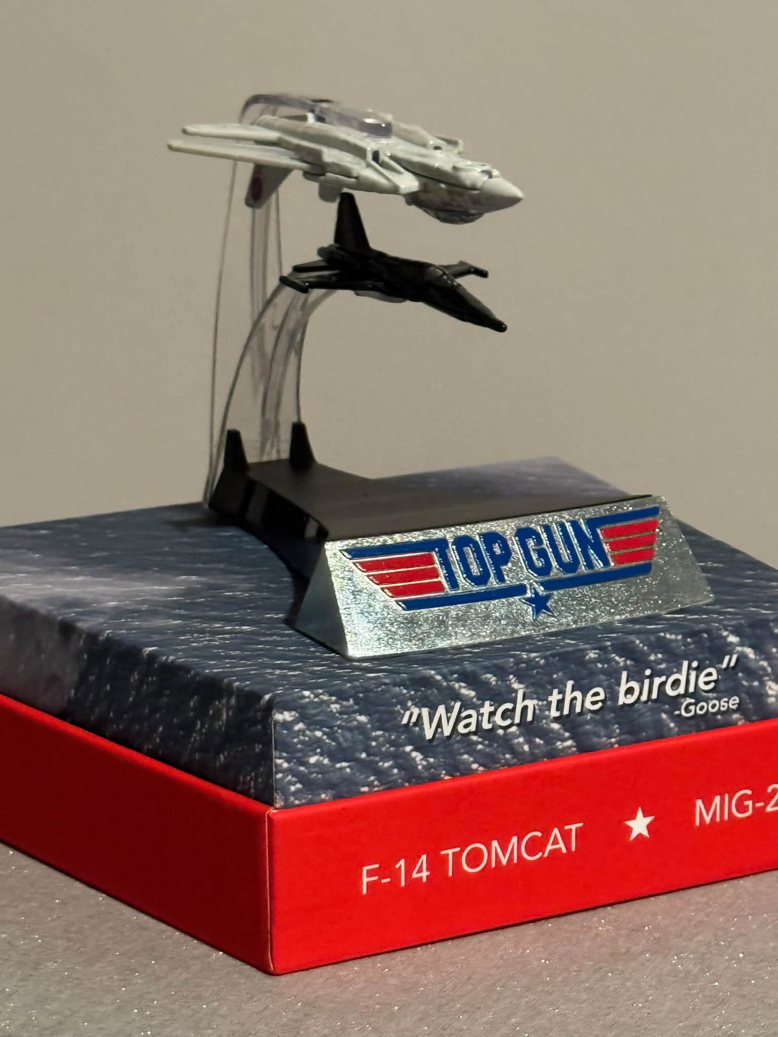 Top Gun 40th anniversary F-14 Tomcat MIG-28 display set
