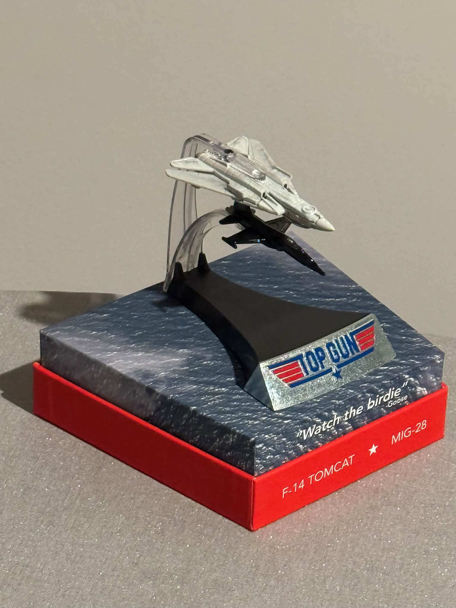 Top Gun 40th anniversary F-14 Tomcat MIG-28 display set