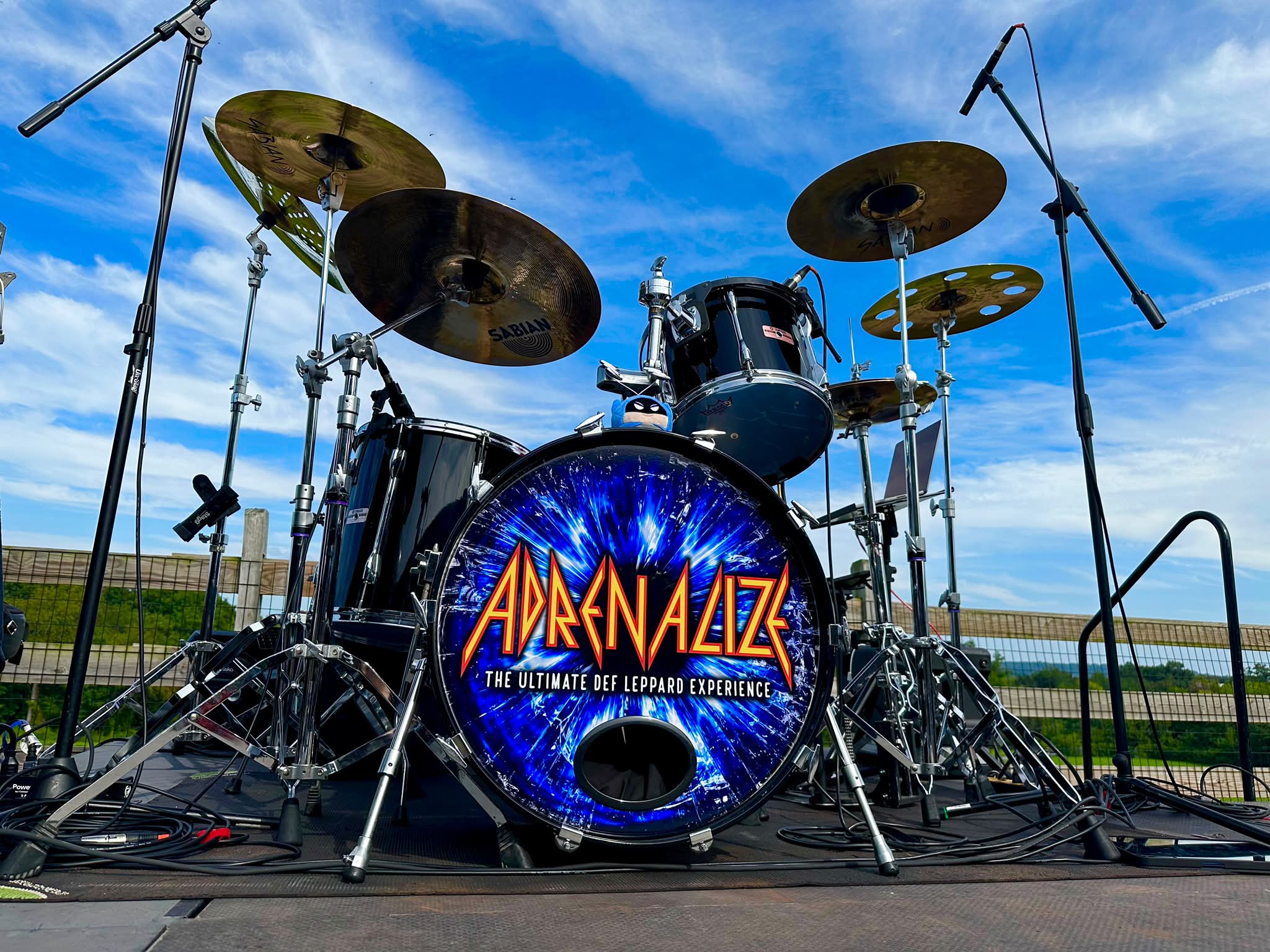 かなり訳ありDe-vine（デモテープ）＆LuinspearCD Couldn't ask for better weather for tonight's Adrenalize: The