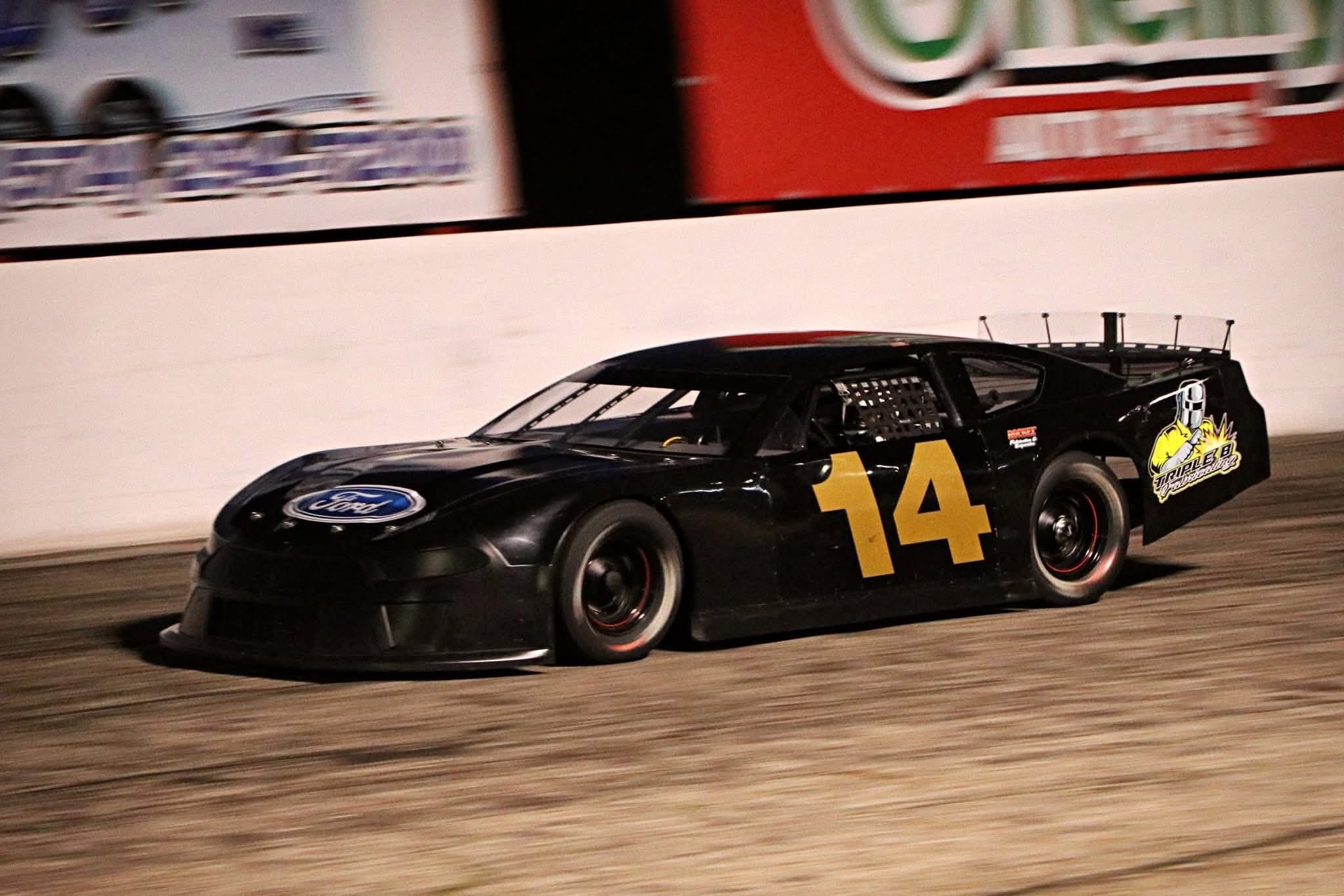 Mark Shook wins the Late Model A Feature!