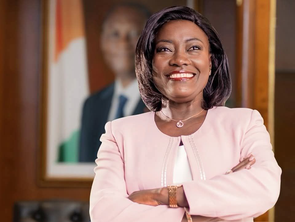 Allons - BIOGRAPHIE DE LA MINISTRE MARIATOU KONÉ Professeur Mariatou ...