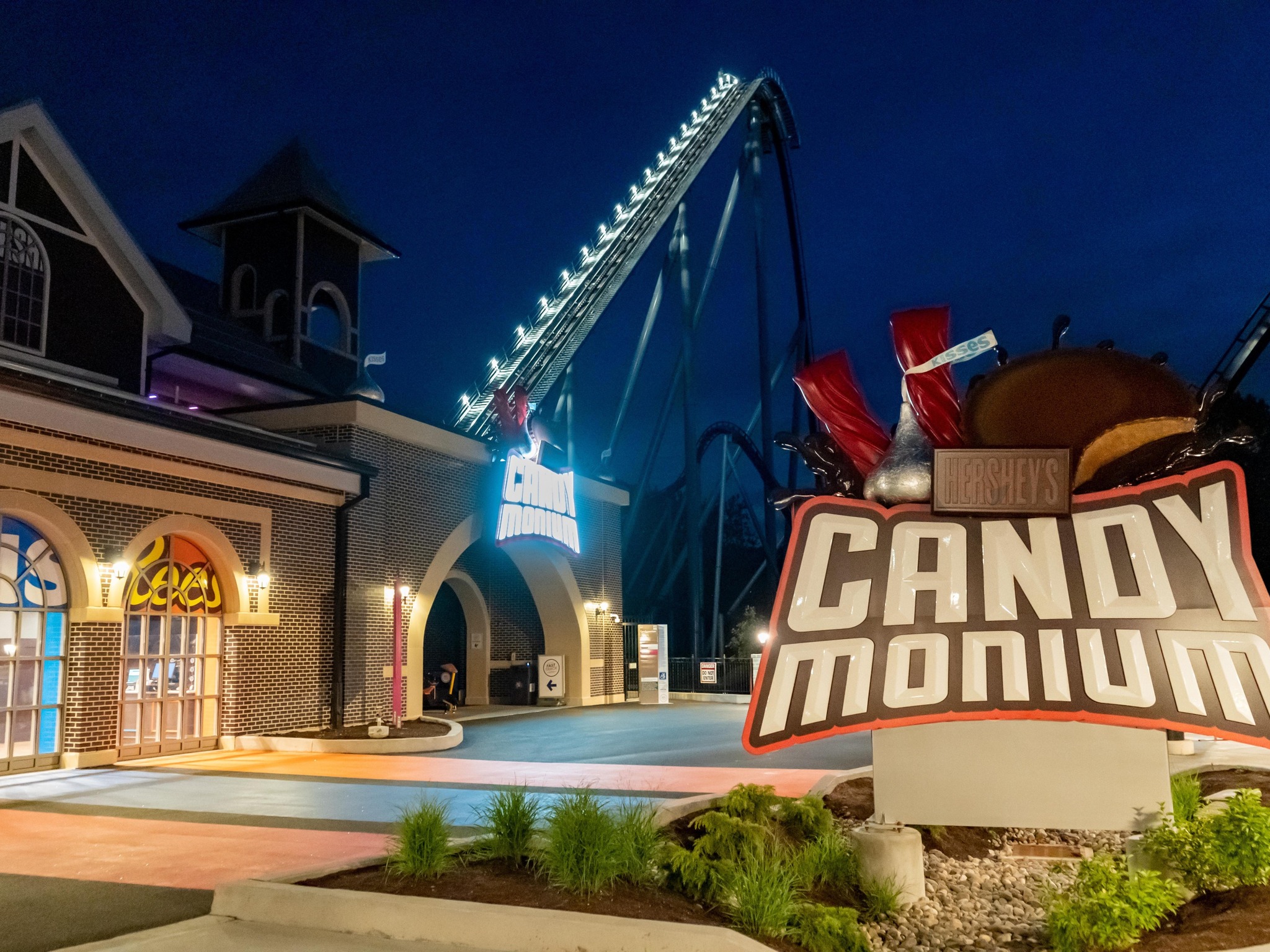 🕯️ Calling all thrill seekers! Take a lights-out ride on