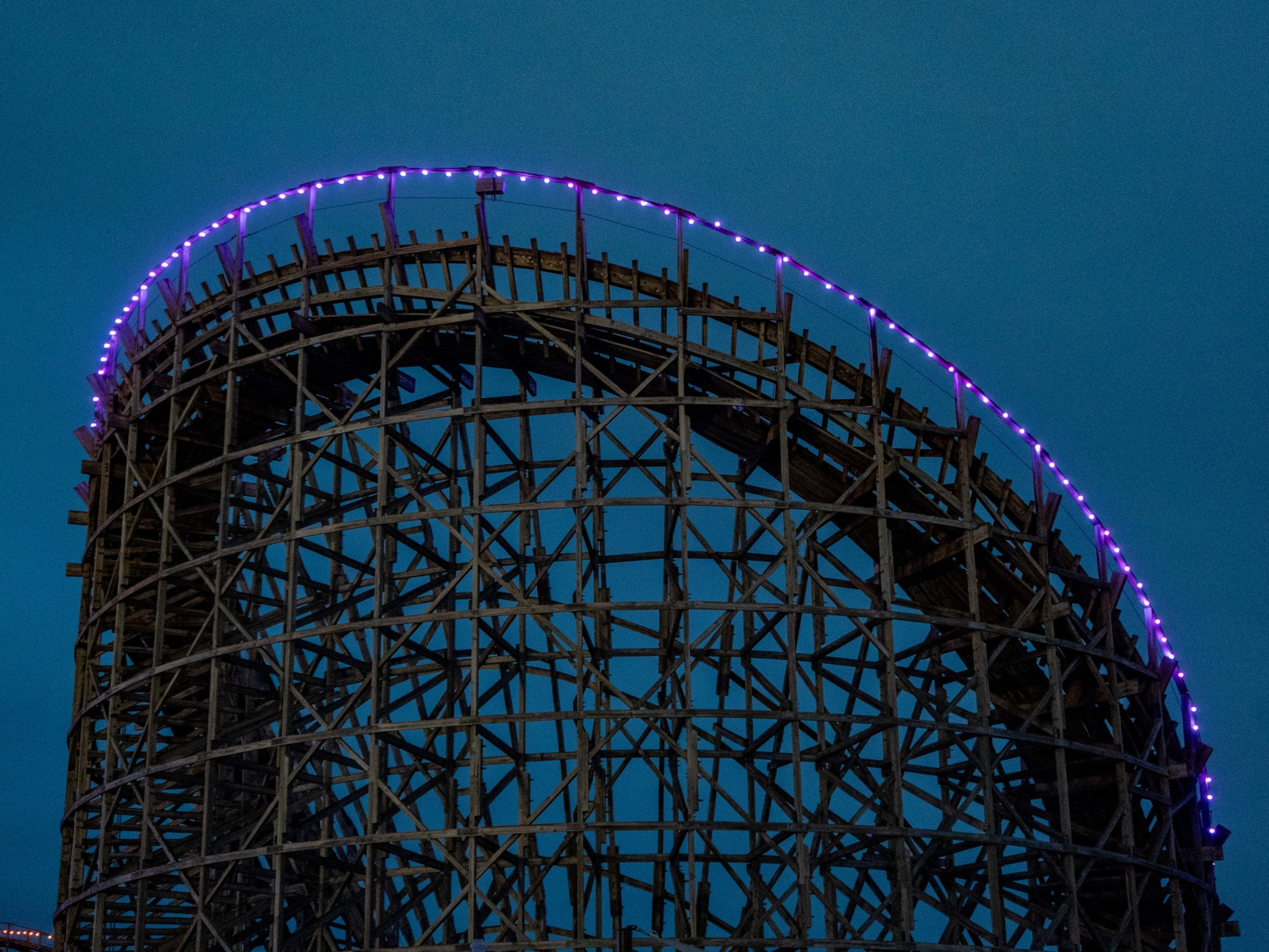 🕯️ Calling all thrill seekers! Take a lights-out ride on