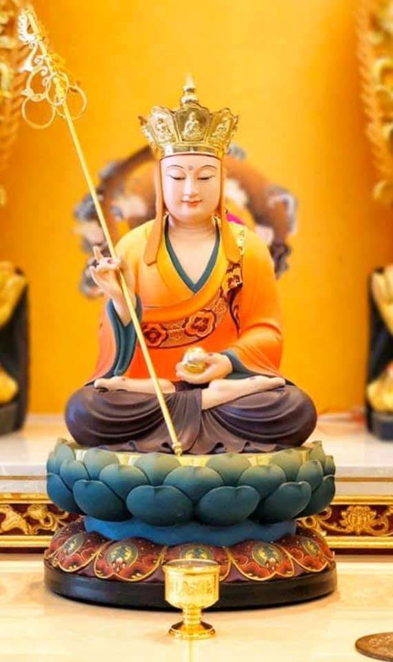 地藏王菩薩 - 修忍辱有八種功德利益 1、忍辱有利於自利利人，自行化他。 老法師說：「如果我們能在忍辱上下功夫，就容易入道。因為我們能忍辱就能 ...