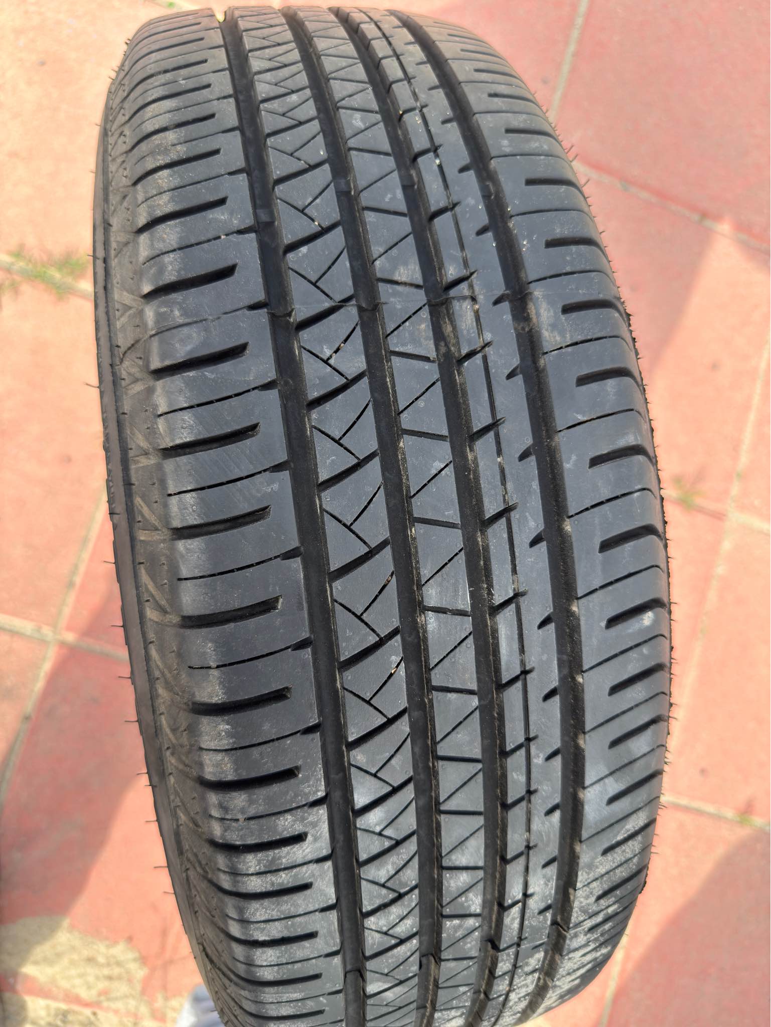 225/60/17 3 tayers price 15 kd last עווענעותעינעעע ン MIaU S T9 32