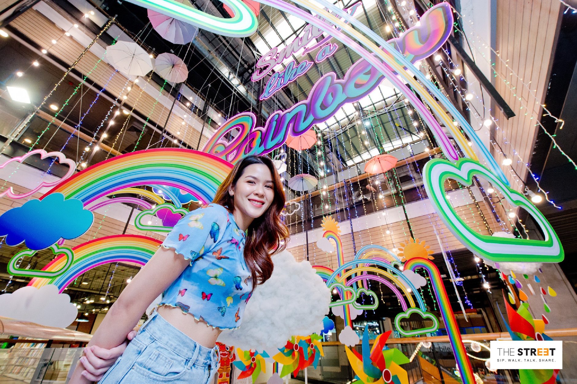 'SMILE LIKE A RAINBOW'... - The Street Ratchada