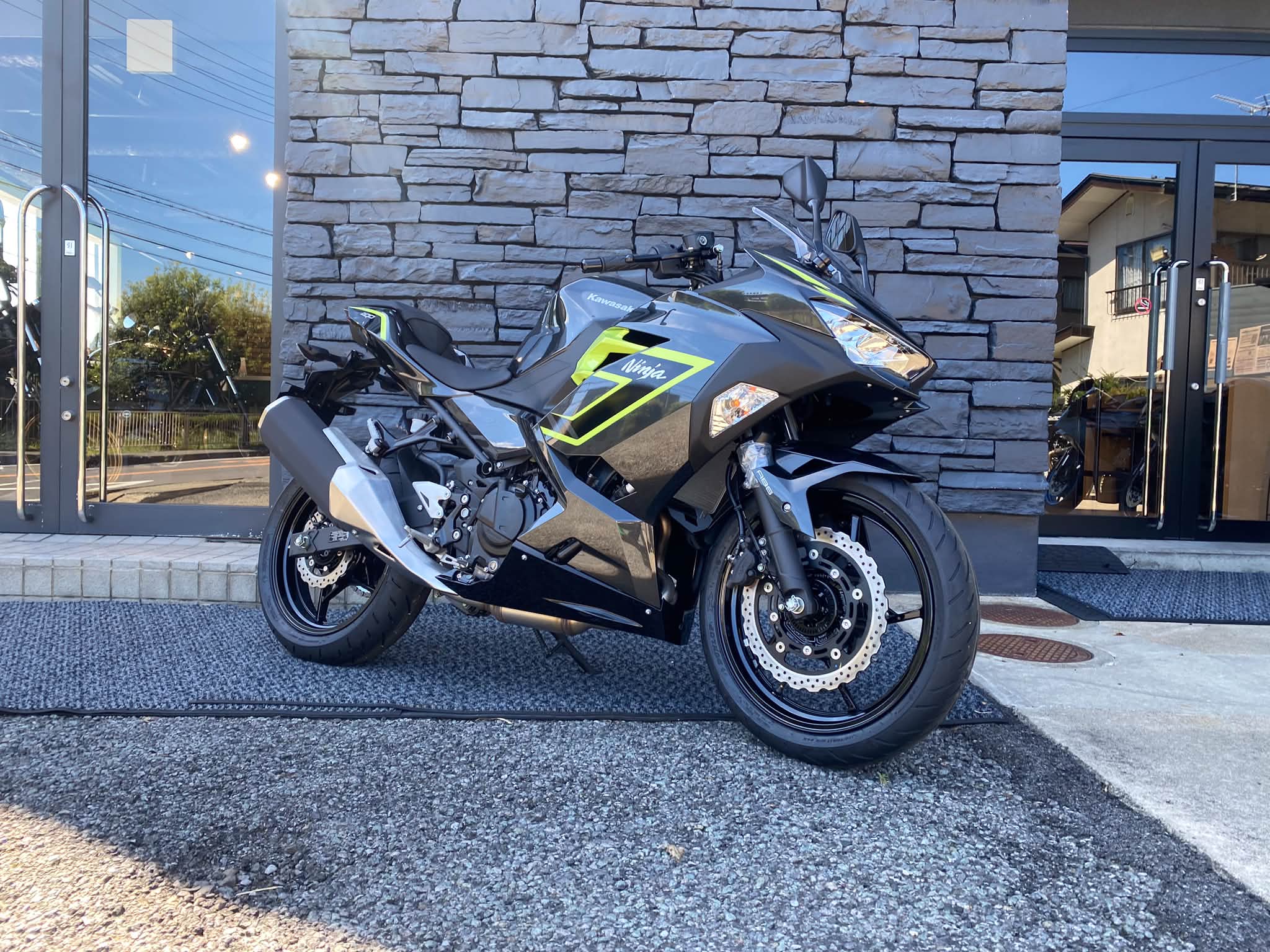 こんにちは！カワサキプラザ長野です Z900RS CAFE 2025年モデル NEW