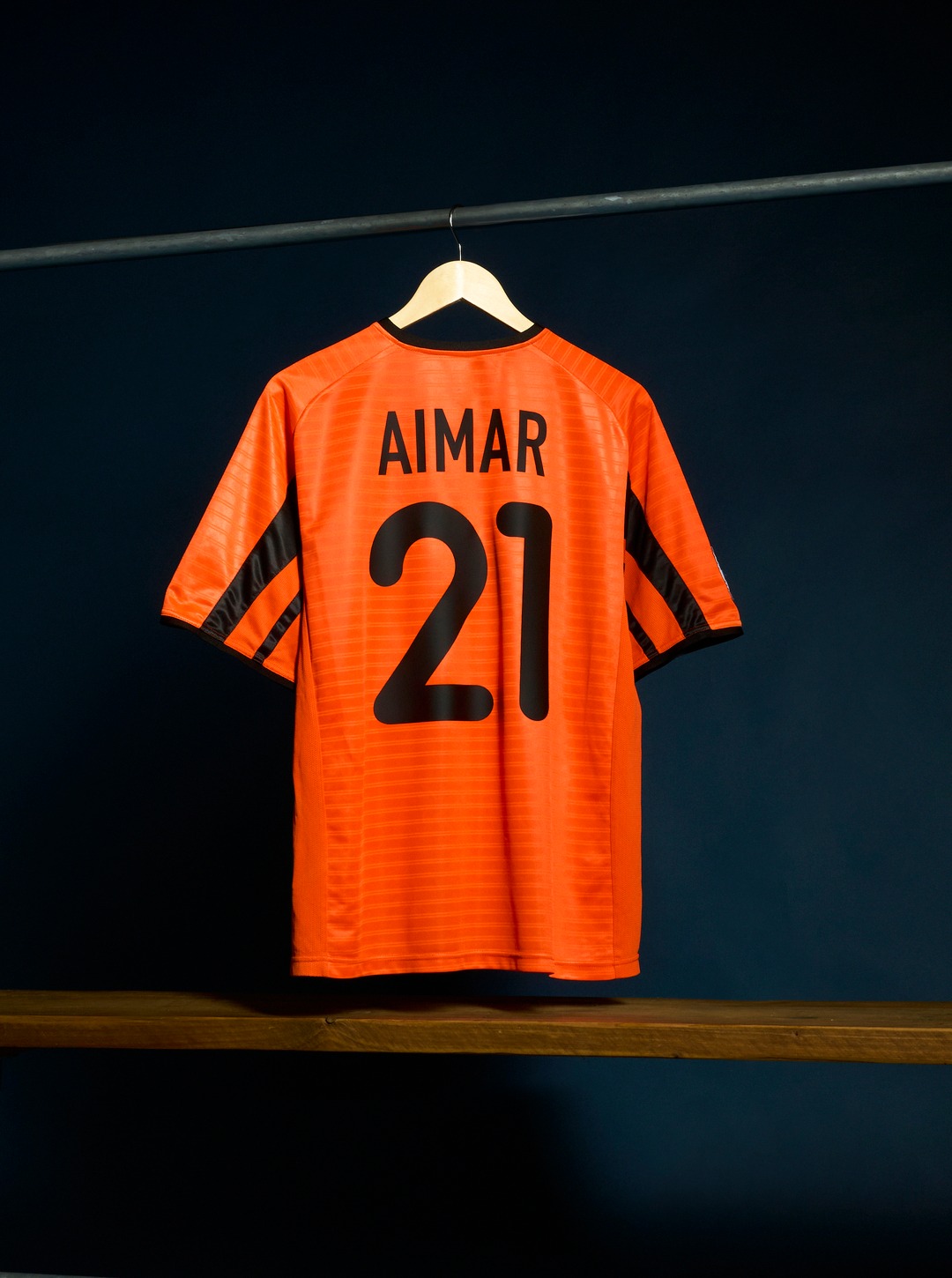 Valencia 2001 Away by Nike | Aimar 🦇 Hitting the site on Friday
