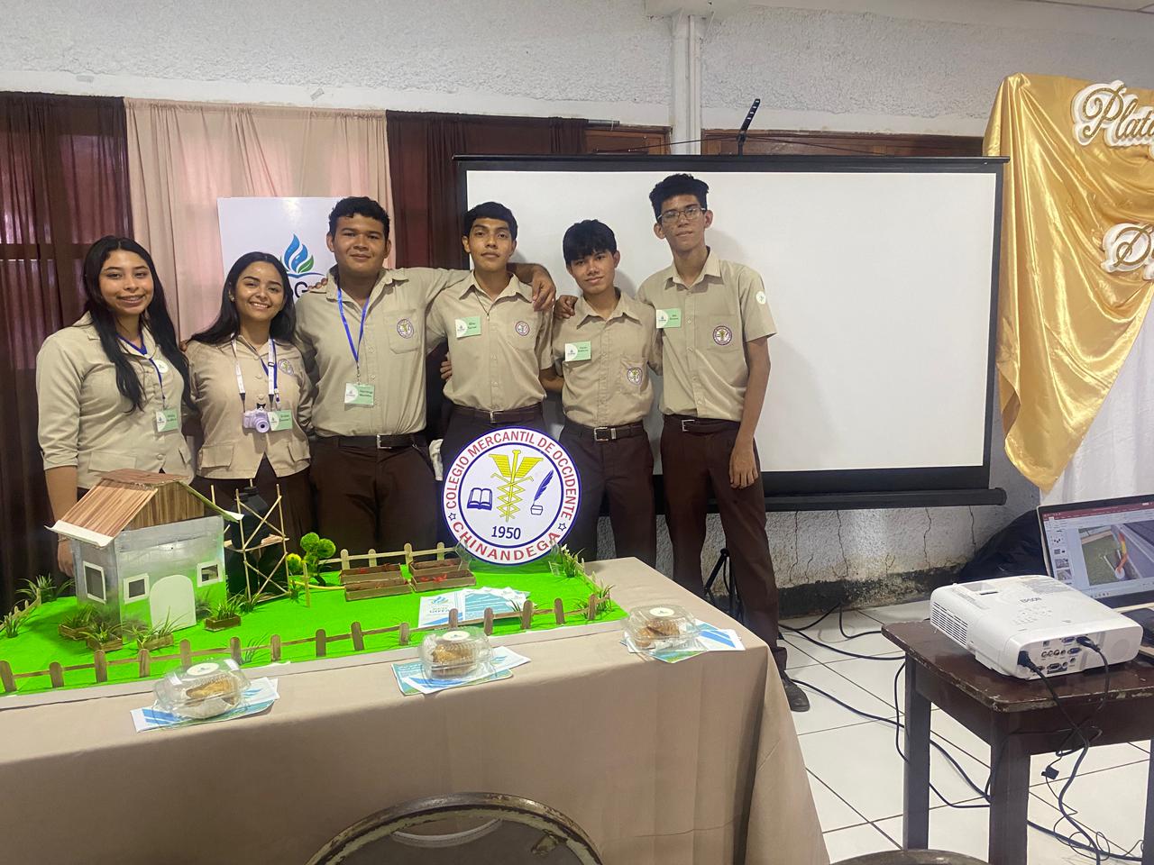 INTAE Colegio... - INTAE Colegio Mercantil de Occidente