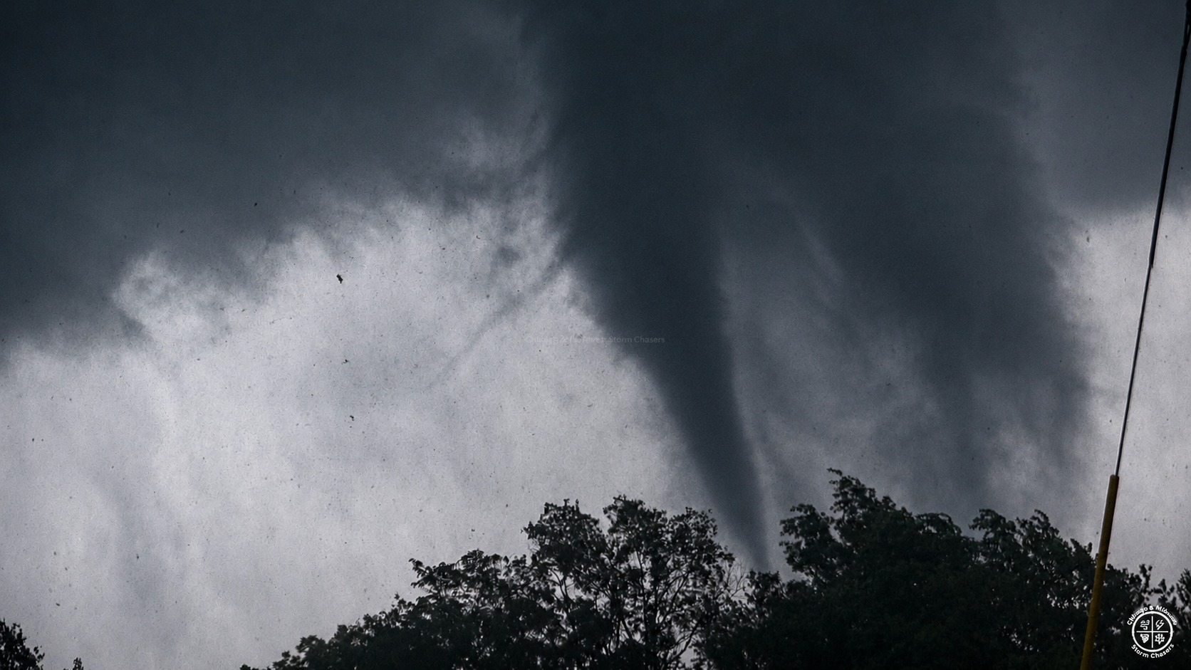 その他 XNET Tornado helix-like vortex - Newton, IL. Captured on 6/21/26 near Newton