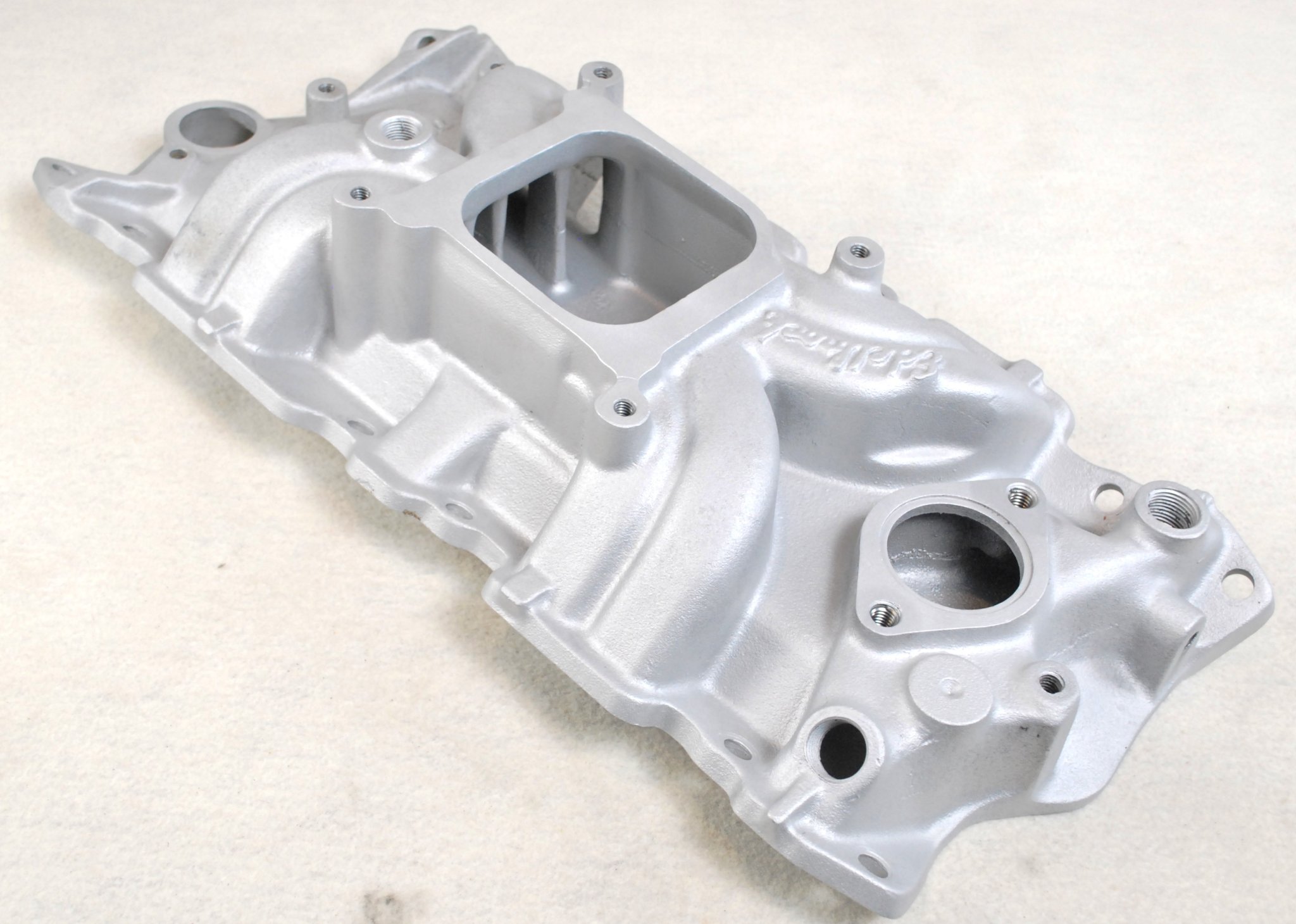 SBC Edelbrock Torker II Aluminum Intake Manifold, Excellent condition ...