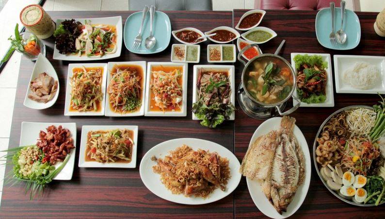 ThaiBrazil2015 - Isan Food tem muitos menus como a comida...