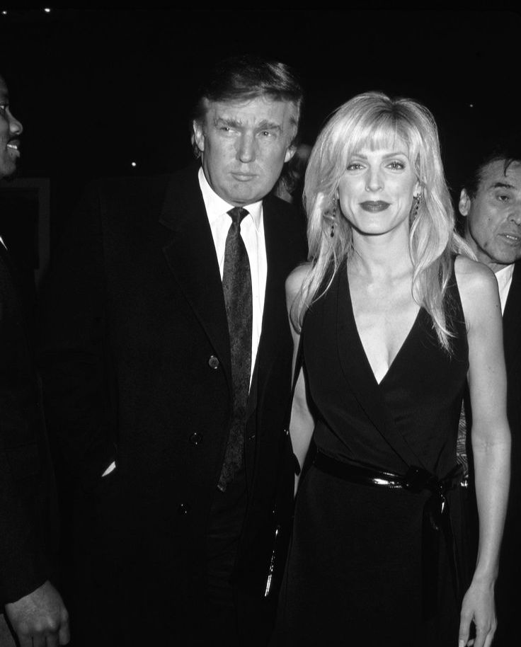 paula barbieri gold dress Circa 1991, the world caught its first glimpse of the 7.45-carat Harry Winston emerald-cut diamond that Donald Trump used to propose to Marla Maples. The ring was more than a piece of collection:night-out