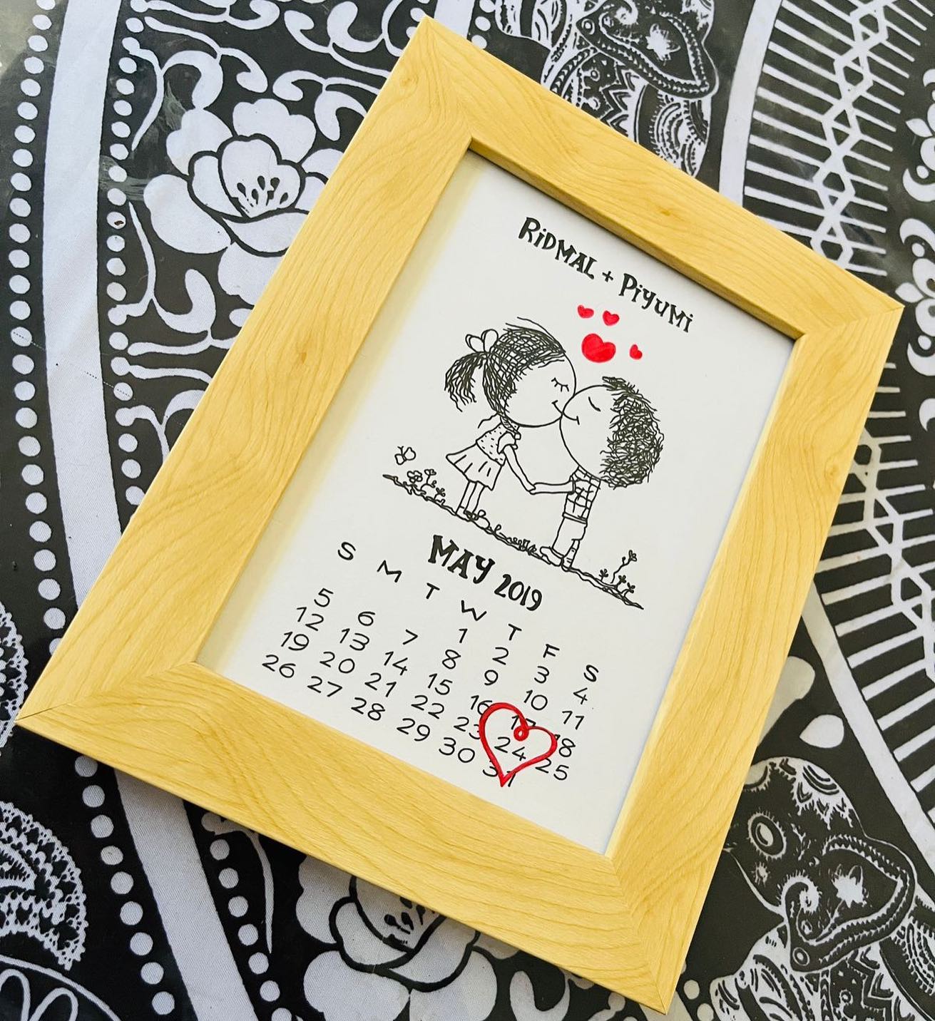 Paperthreads - Cute Anniversary Date Calendar frame! ♥️ ...
