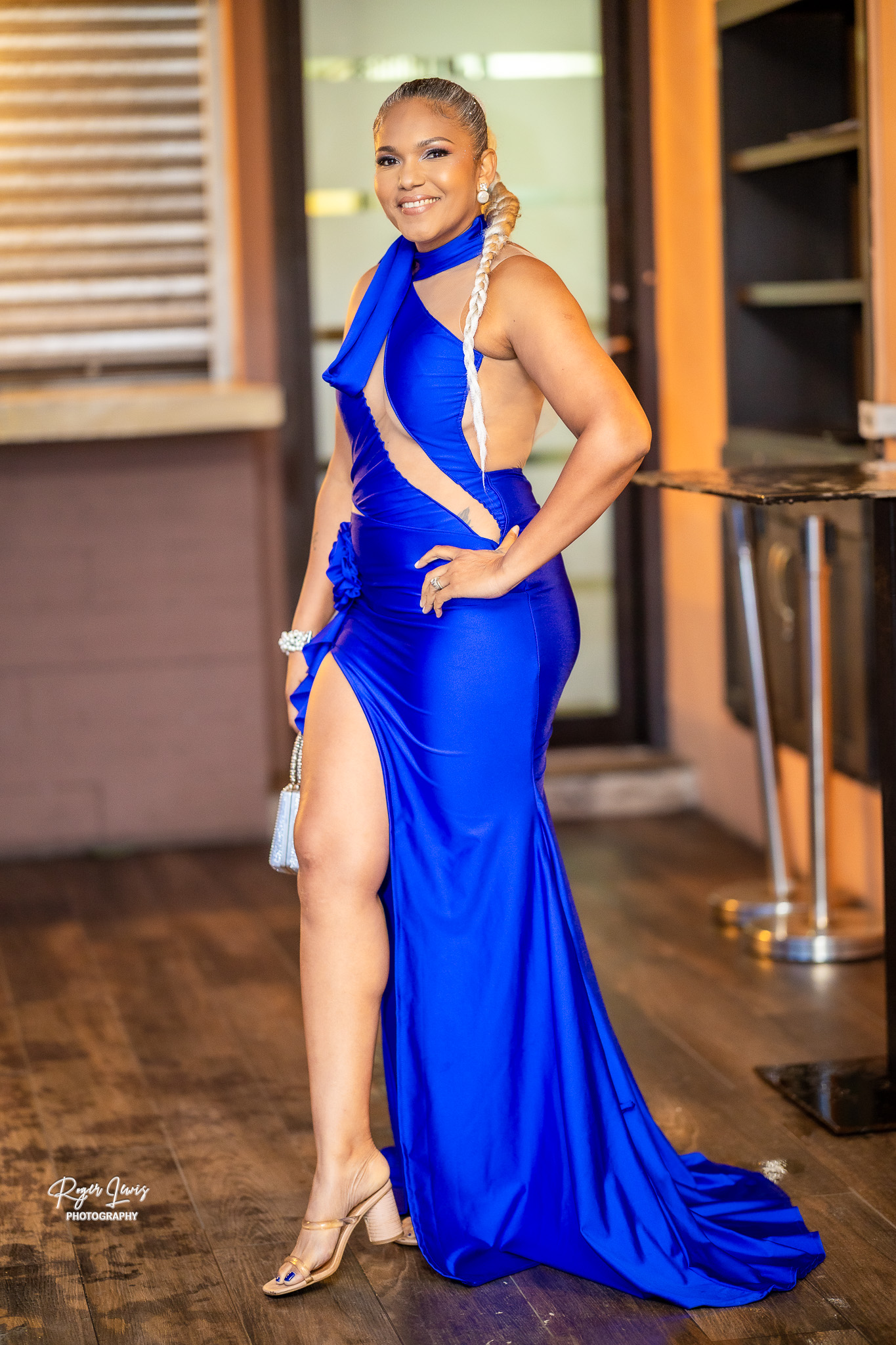 50 shades of blue dress SIP & SLAY 💙 Blue. By Martina Watson Despite the weather, the most fashionable ladies and men still showed up and showed OUT at The Lobby Bar & Lounge Anastasia steele