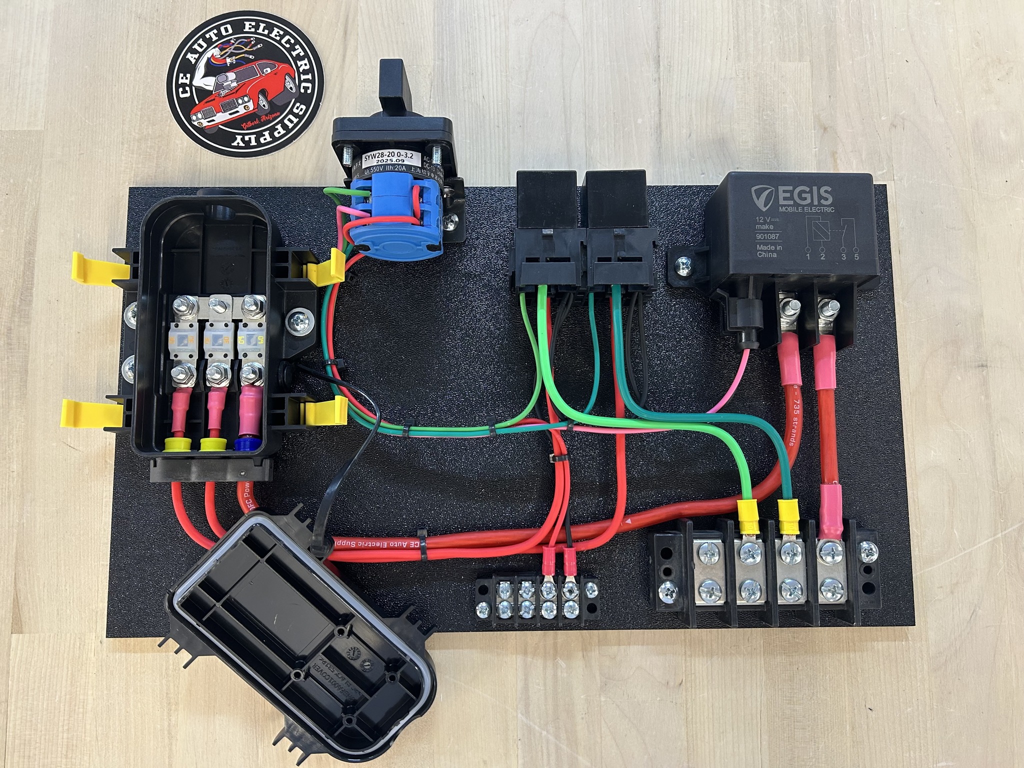 CE - Fuses are accessed by removing the cover. https ...