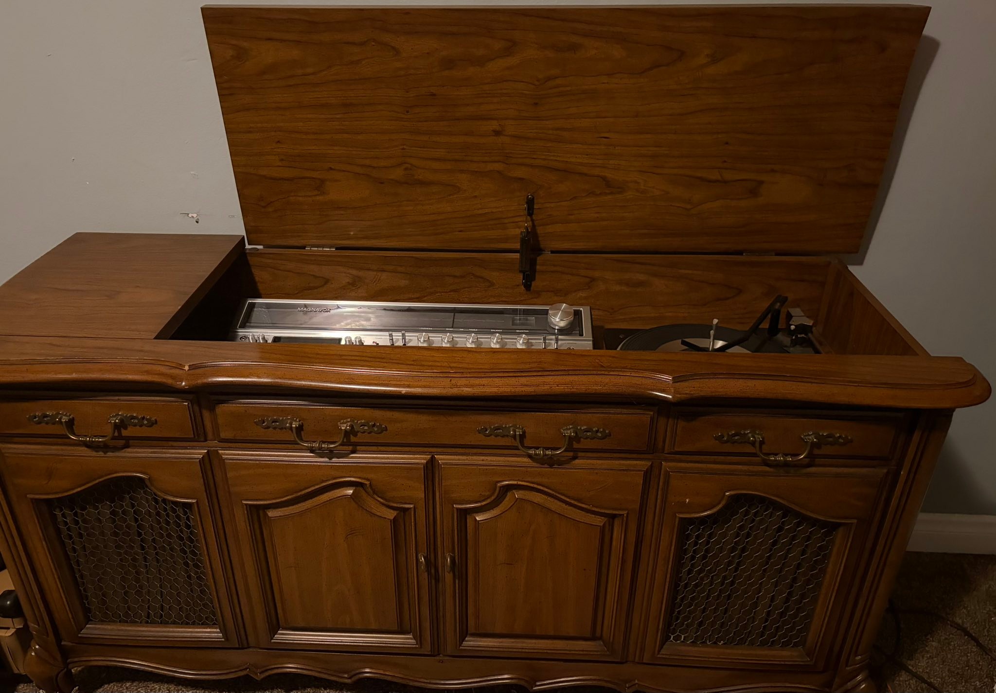 1975 Magnavox Astro-Sonic player for $110, works with AM/FM and
