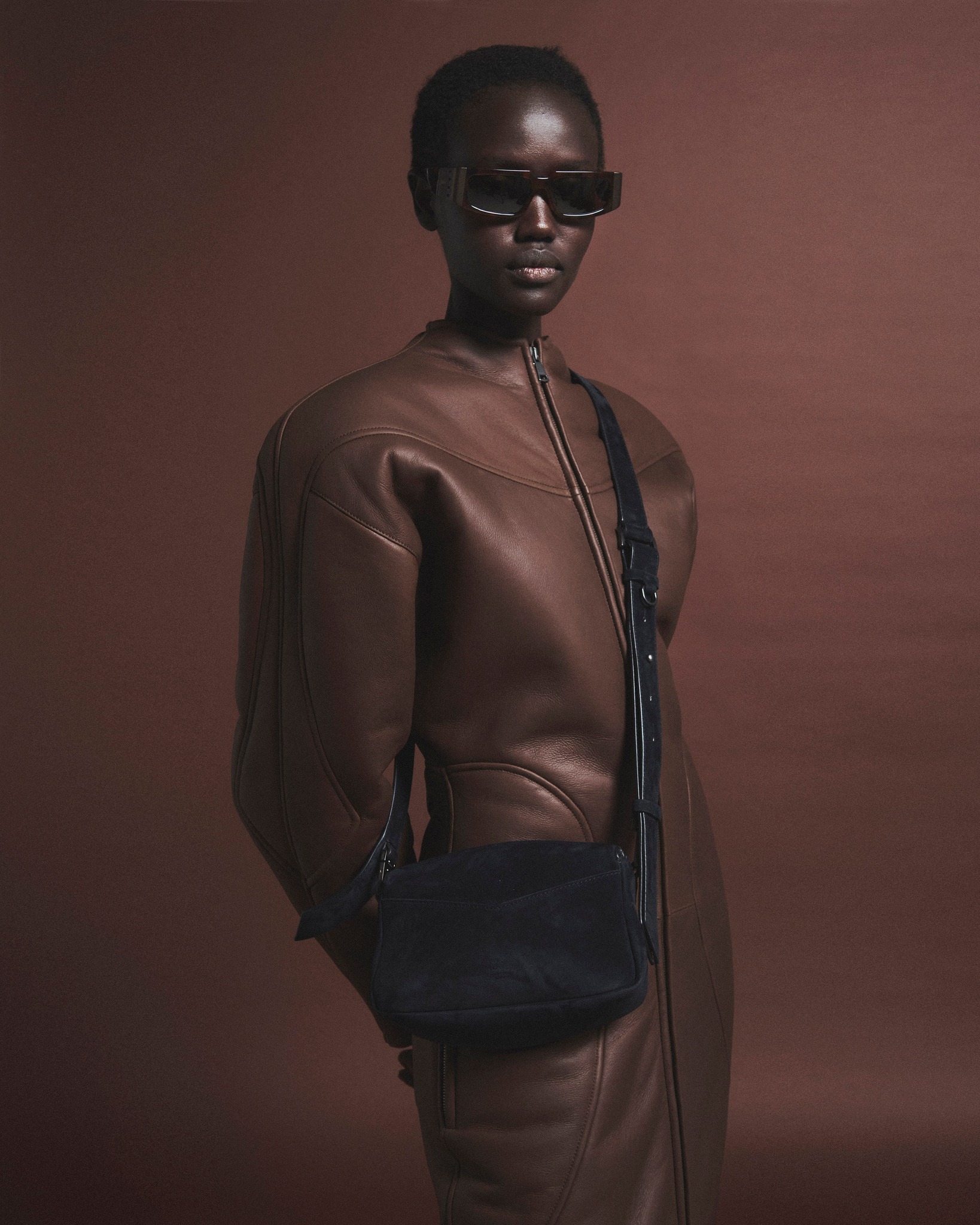 Max - Lightweight, practical and colorful. Leonie Hanne wears the