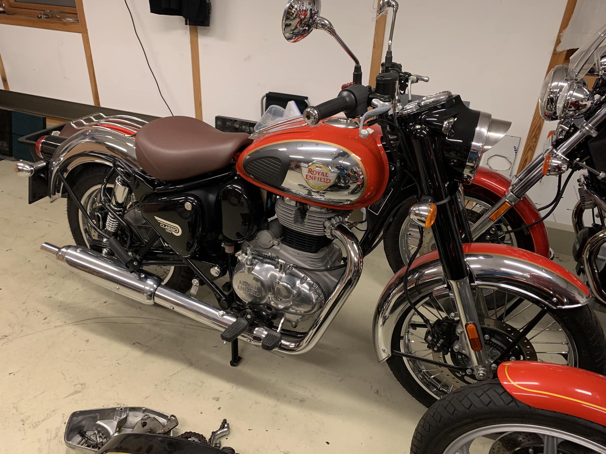 Low Rider Seat (Classic) - AlphaCars & Motorcycles Online Store