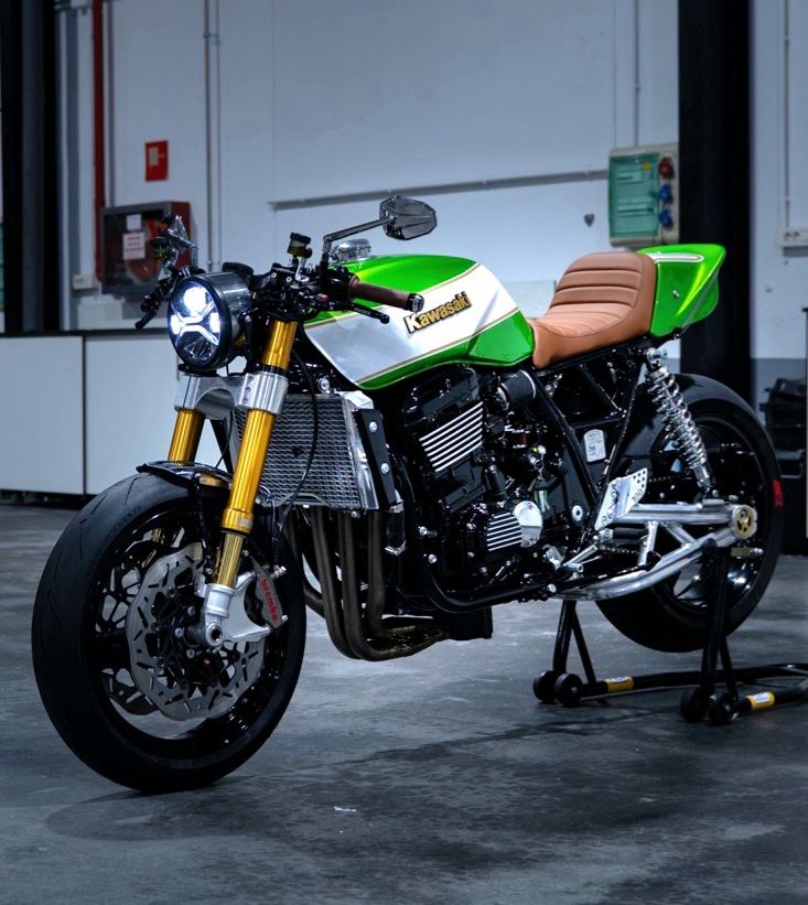 Share your thoughts on this build guys 👇 👇 2001 Kawasaki