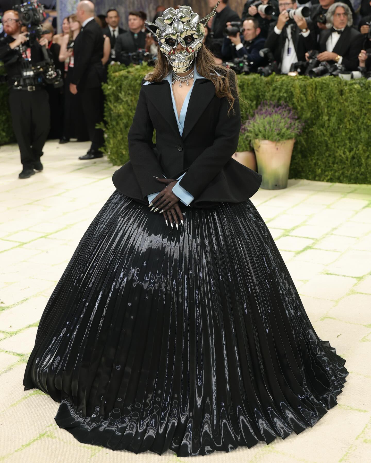 black dress for debut Ananya Birla (@ananyabirla) made her Met Gala in custom Robert Wun (@robertwun), making a strong case power dressing with a little theatre. The sculptural blazer, plunging neckline, and liquid gun-metal Be Good Backless Bandage edit25promosept formal events Color:#52-Black