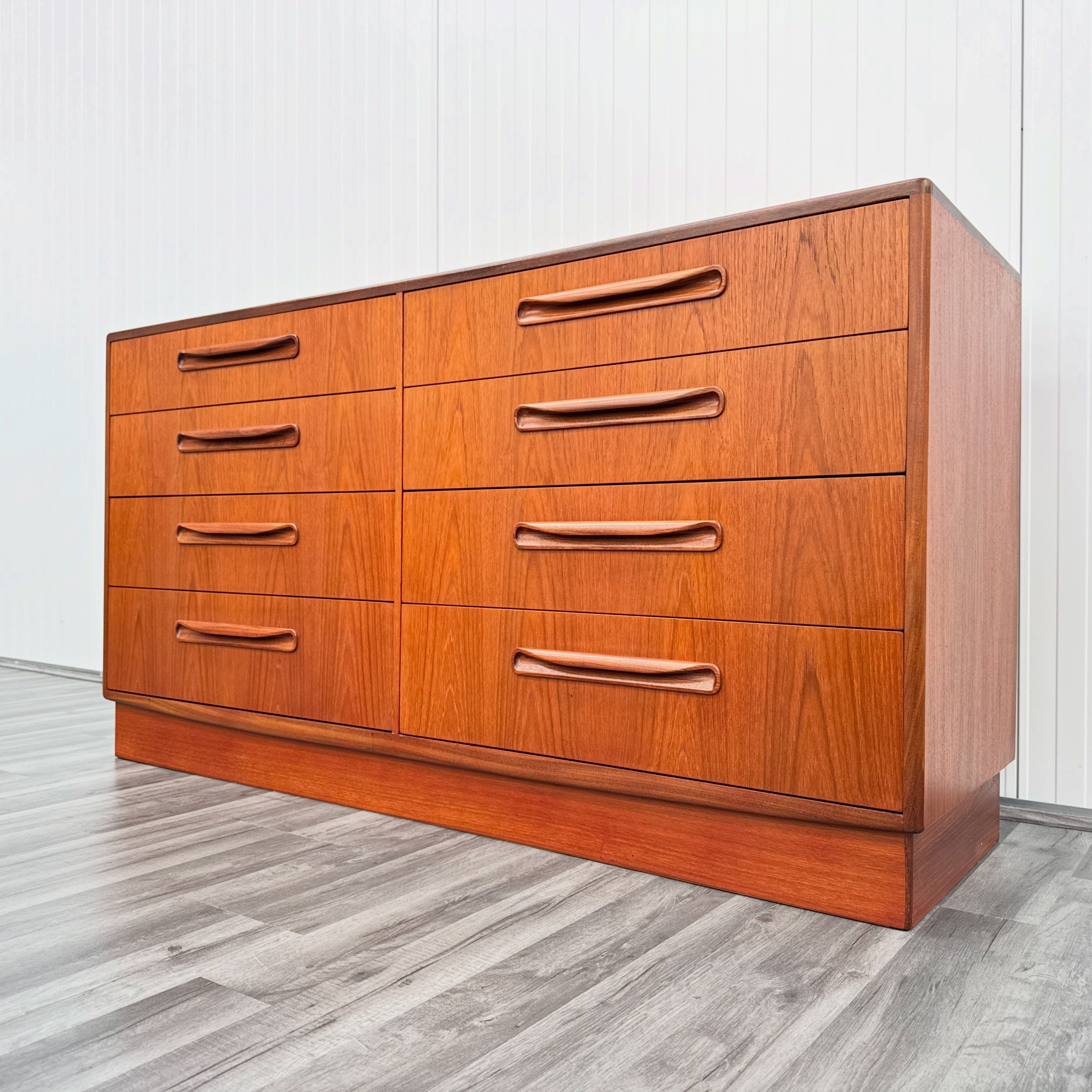 A perennial favourite. The G Plan 8 drawer 💖