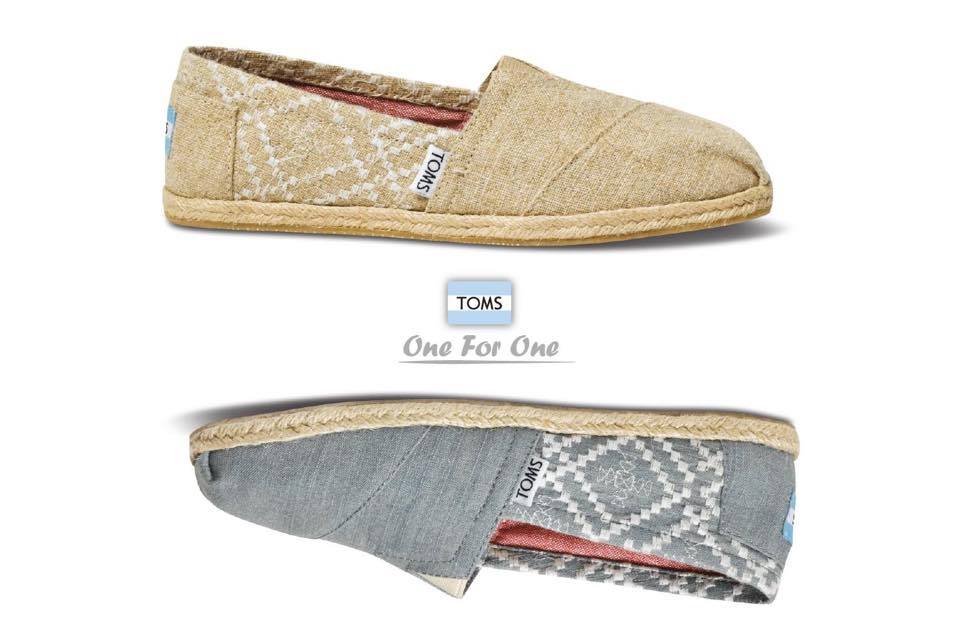 Ethical Fashion Toms Toms是一家營利性質公司 Friends Of Toms則為他們經營的非營利子公司 Toms鞋款主要是由帆布和棉織品製成的 創辦人麥考斯基在一次的旅途中 來到了布宜諾斯艾利斯的郊區當志工 他注意到當地許多孩子都是赤腳在街上奔跑 並發現缺乏鞋子的問題
