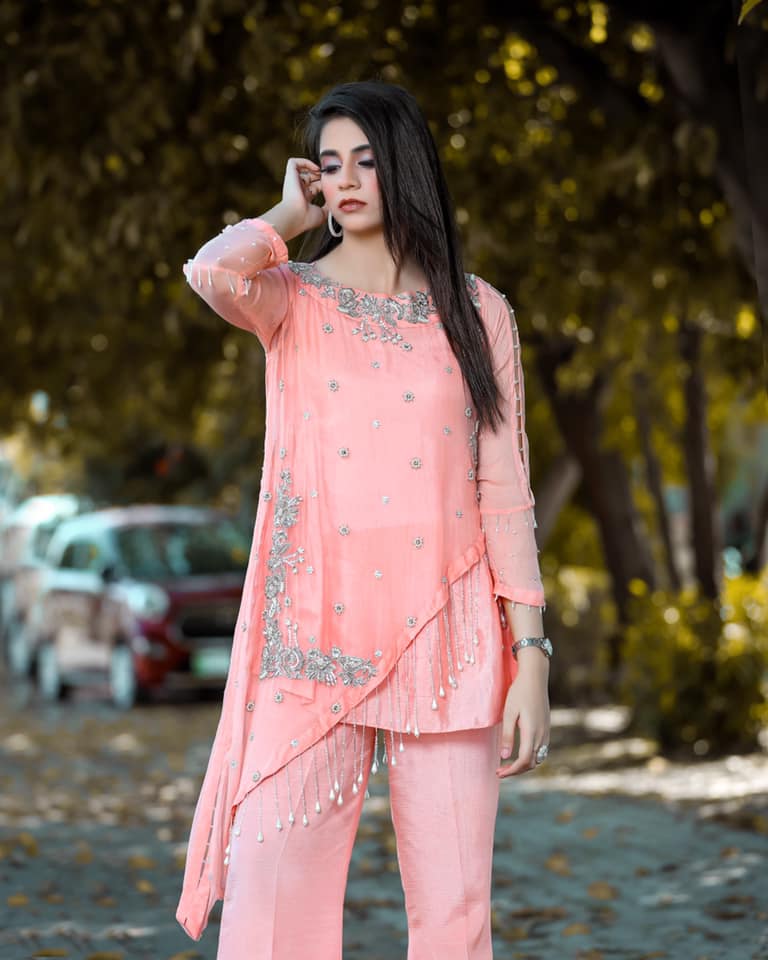 Sana Waqas - Sana Waqas added a new photo.