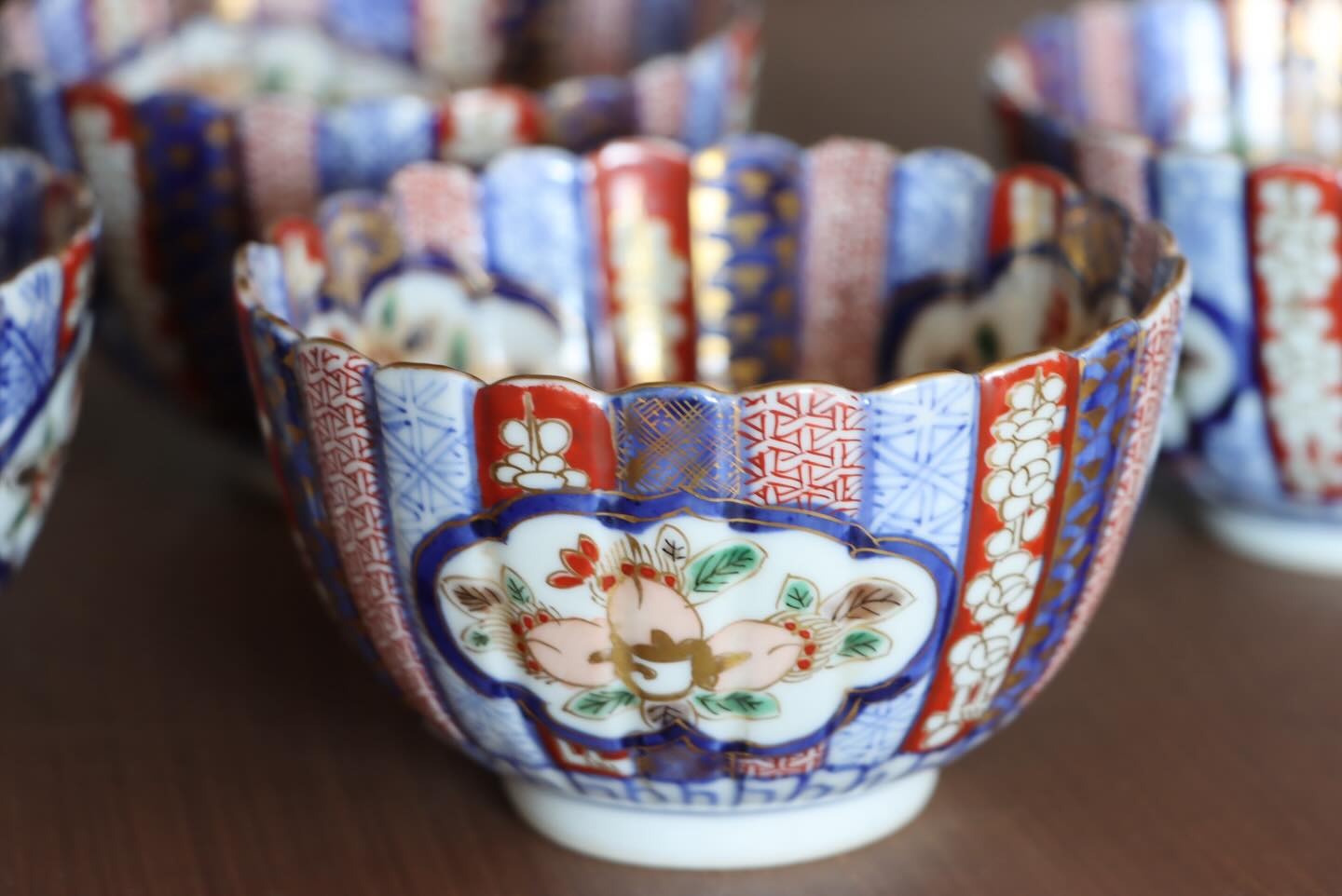 大聖寺伊万里 色絵 菊割 桃文 向付、華やかさが詰まった器✨ 目に