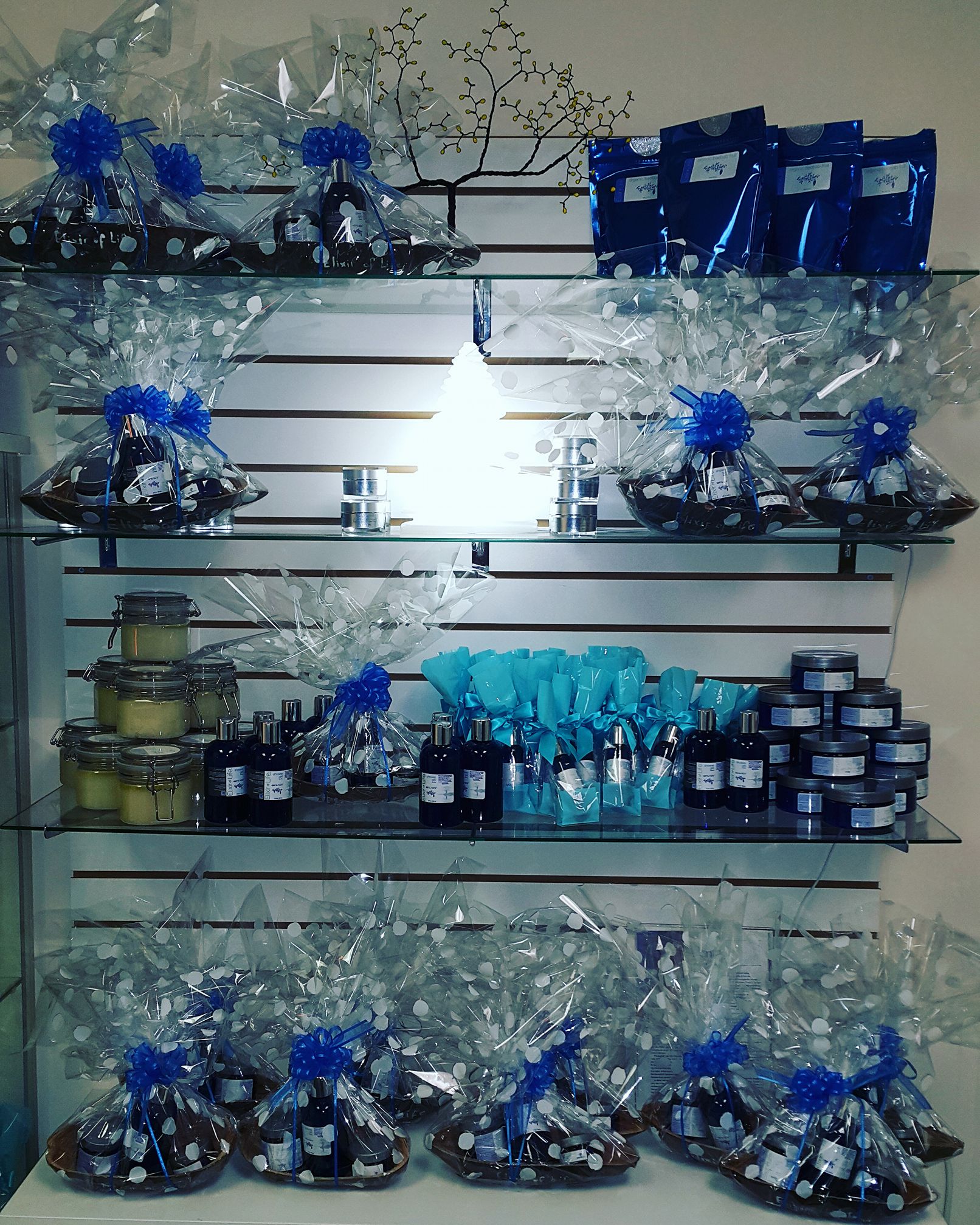 Enchanted Discoveries with La Mer. Treasures for everyone on your