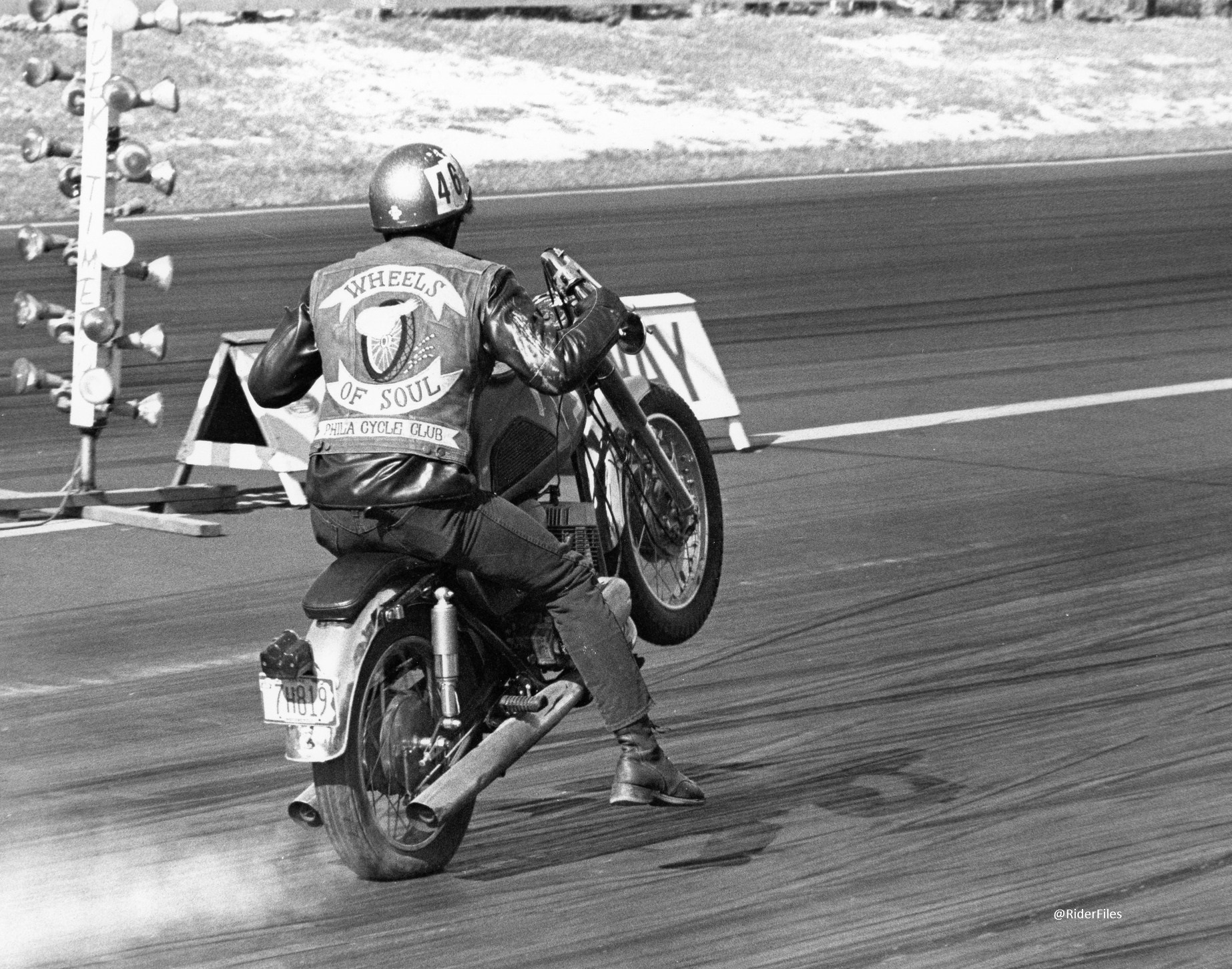 バン様 Wheels of Soul takes to the drag strip. (Cycle News photo)