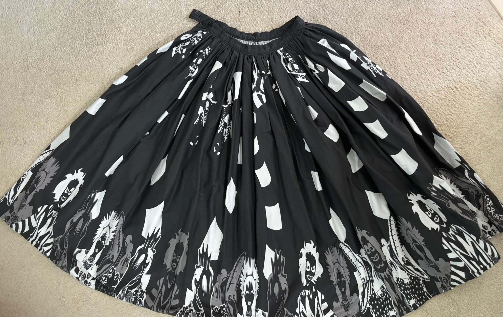 🖤🤍🩶For sale - Beetlejuice skirt - custom handmade grayish black  display picture 1