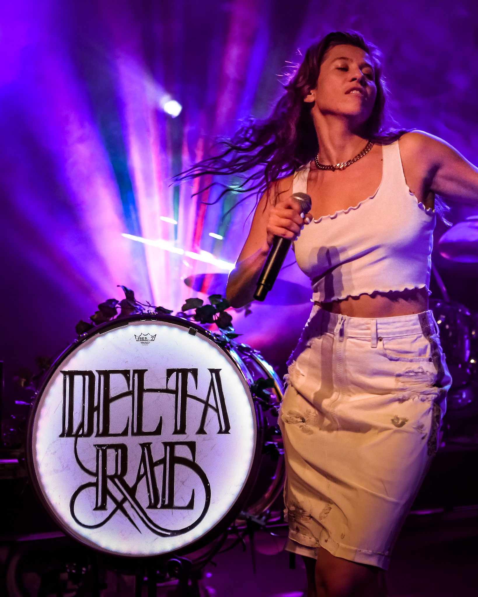 Delta Rae - Don’t you know that we’re outlaws? Giving the... | Facebook