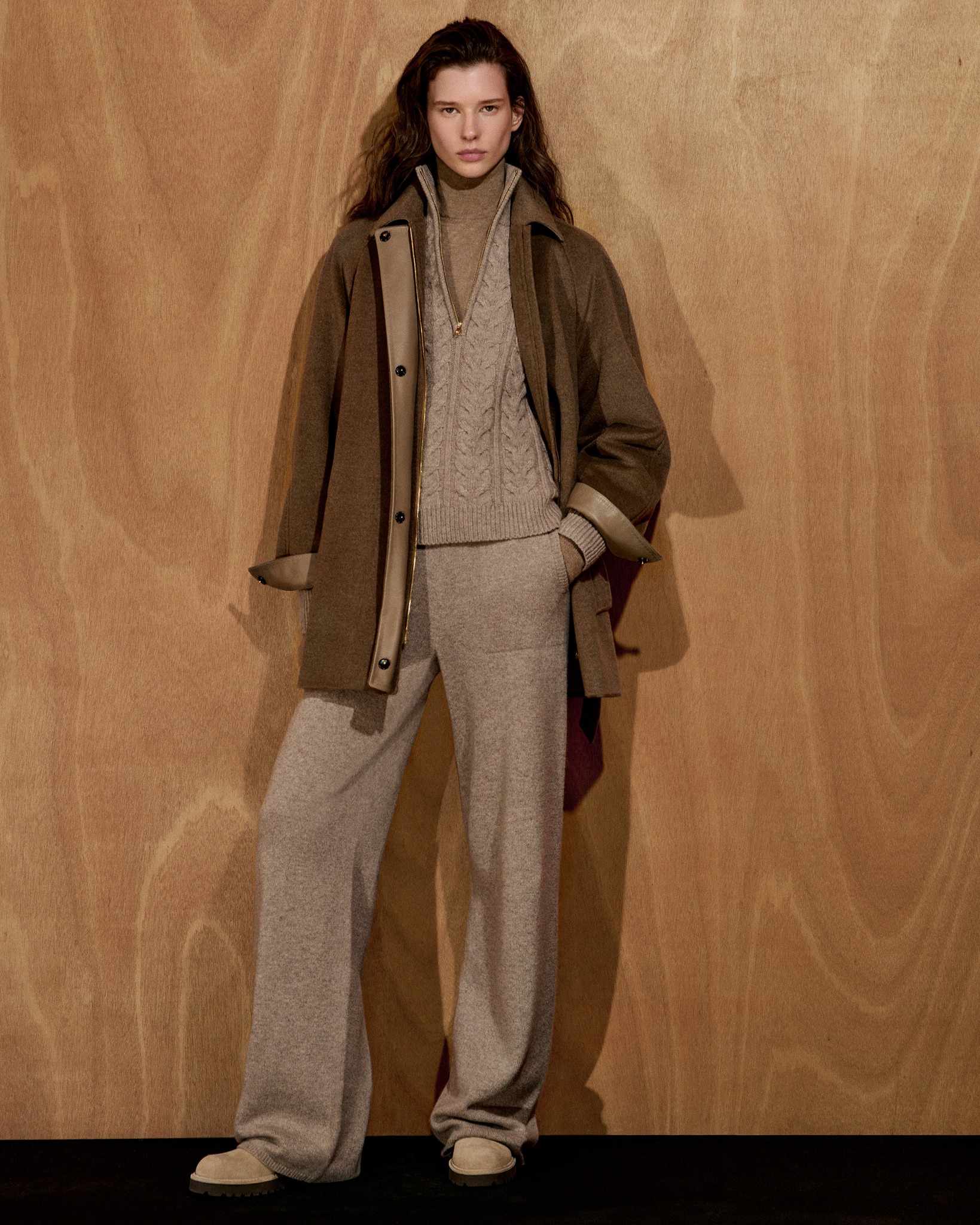 【OVERCOAT】Wool Knit Pullover & Trouser In the details. Cable-knit cashmere and fluid fine-knit trousers