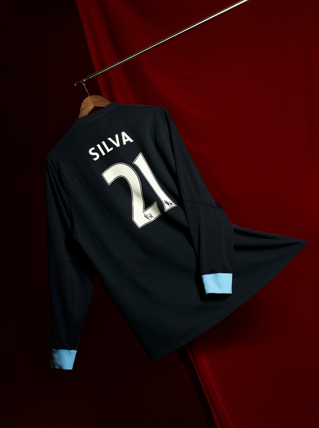 Manchester City 2010 Away by Umbro | Silva 🇪🇸 Hitting the site