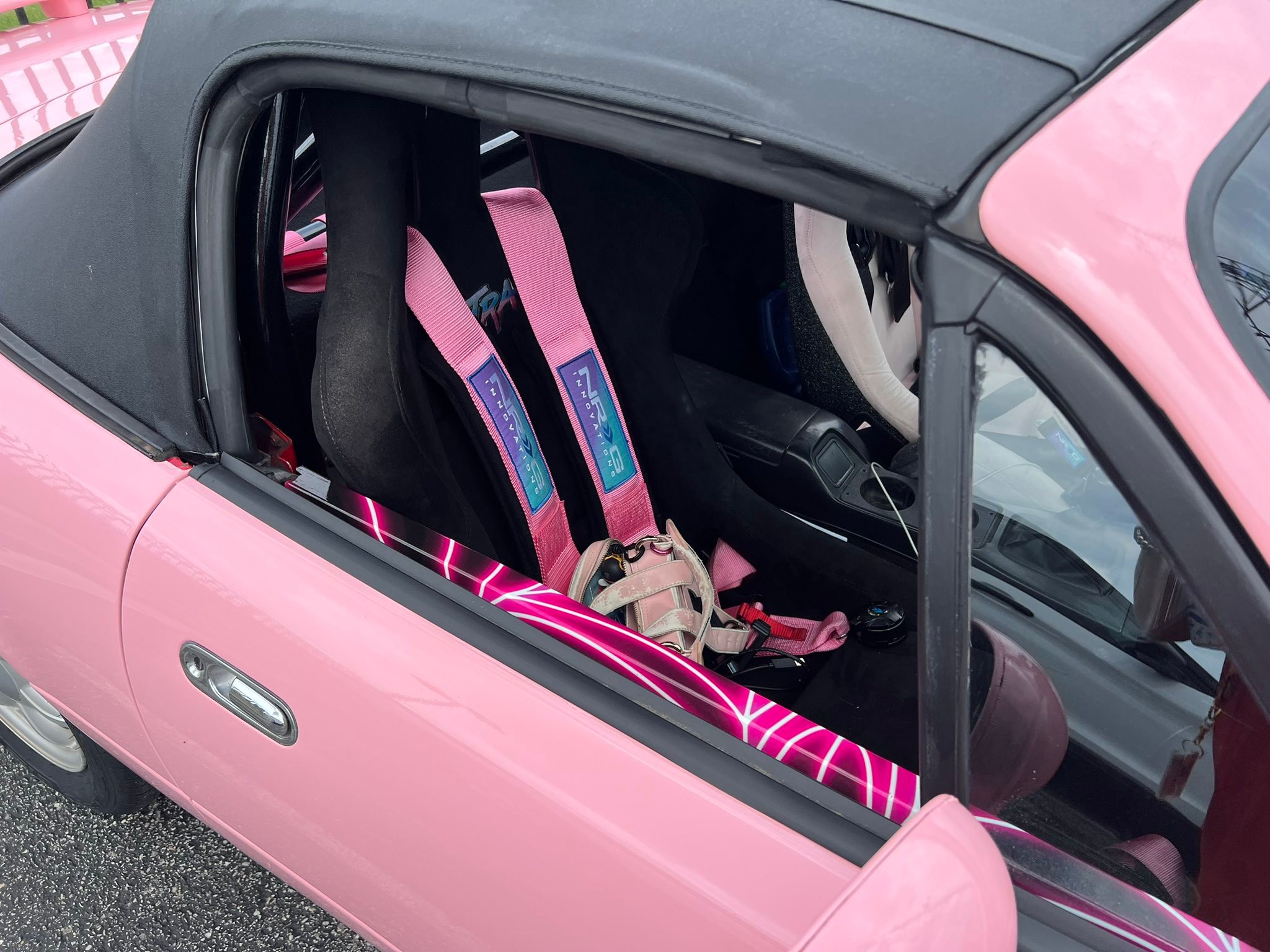 😎 🩷 Checkout the “Heartbreaker” … the 1991 Mazda USA Miata pink