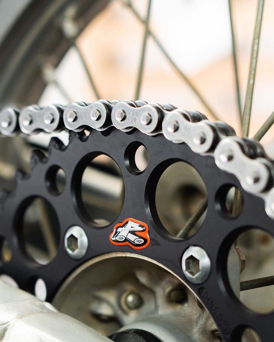 Product: D.I.D Midas Track Chain Size: 1/2 x 1/8 Specs: NJS Stamp