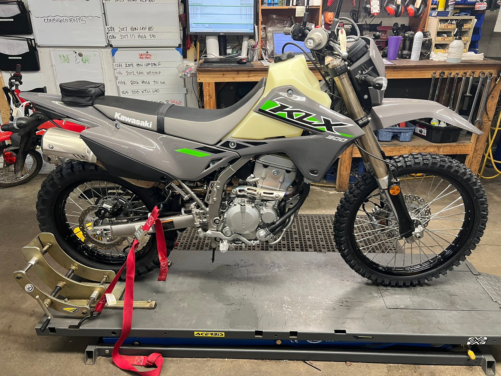 The new Klx300’s are actually pretty... - Motoco Washougal | Facebook