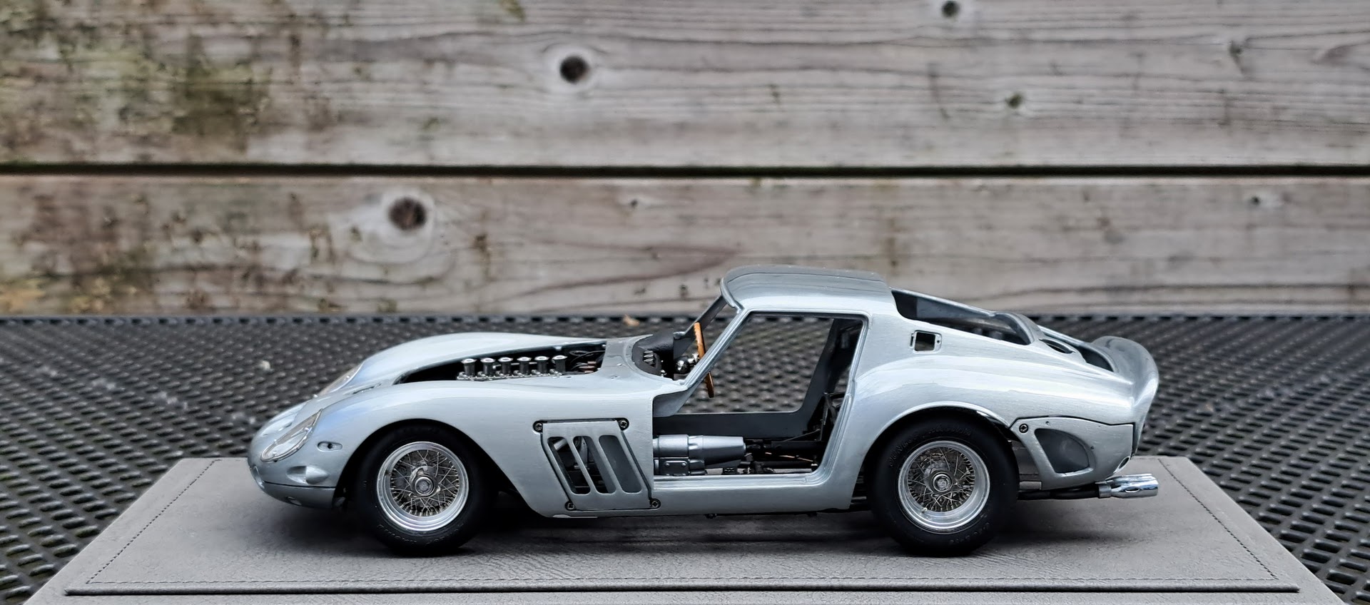 My 1/64 custom Ferrari 250 GTO with outstanding diorama at TCM