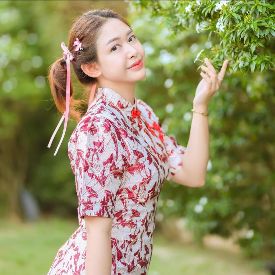 Petchompoo Noothongsook added a... - Petchompoo Noothongsook