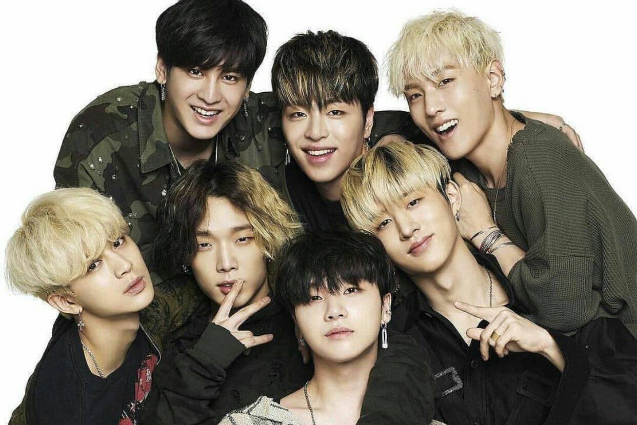 BIGBANG👍// iKON❤️// WINNER😍// TREASURE🥰// 2PM😄// MONSTA X