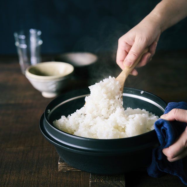 再入荷のお知らせ】 大阪・関西万博で販売中の「ミャクミャク豆皿 有田