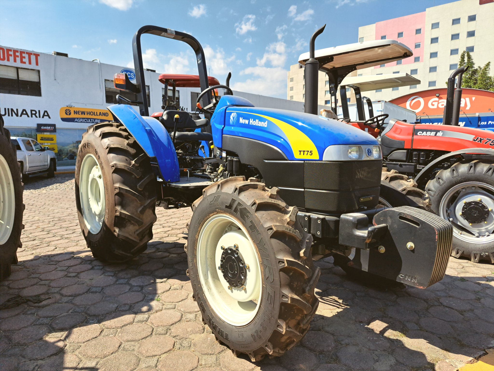 VENTA DE MAQUINARIA INDUSTRIAL | 🚨New Holland TT75 Doble Tracción🚨 ...