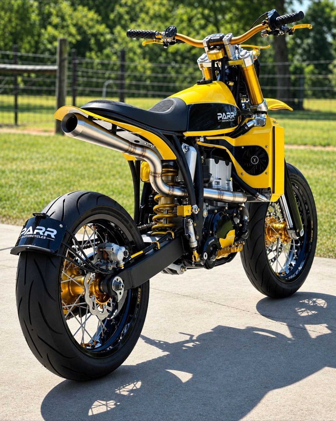 Your thoughts on this lovely Scorpion guys 🦂 👇 👇 2007 Suzuki DR