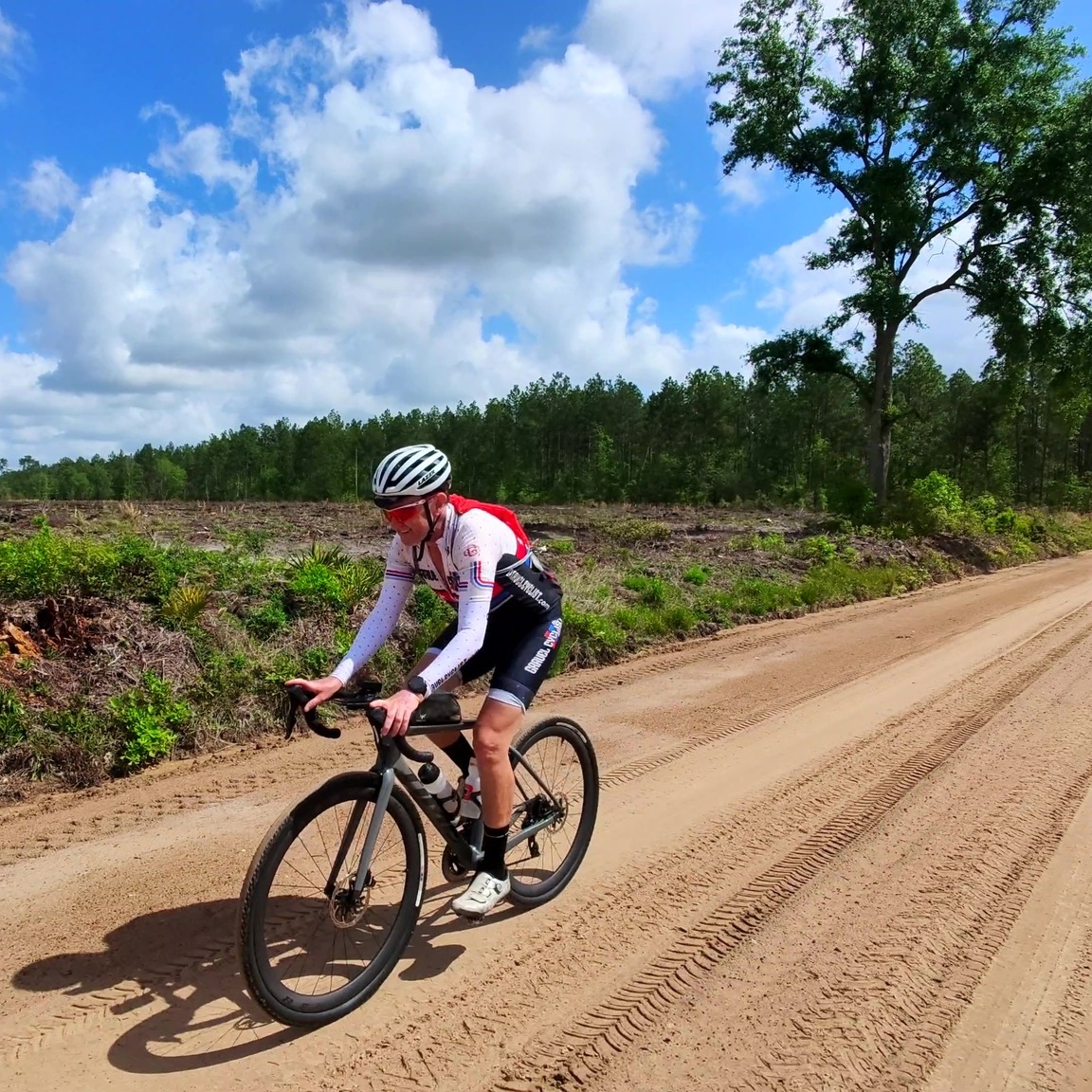 Meet the new Panaracer Gravelking ZX! The High-Speed Semi-Slick