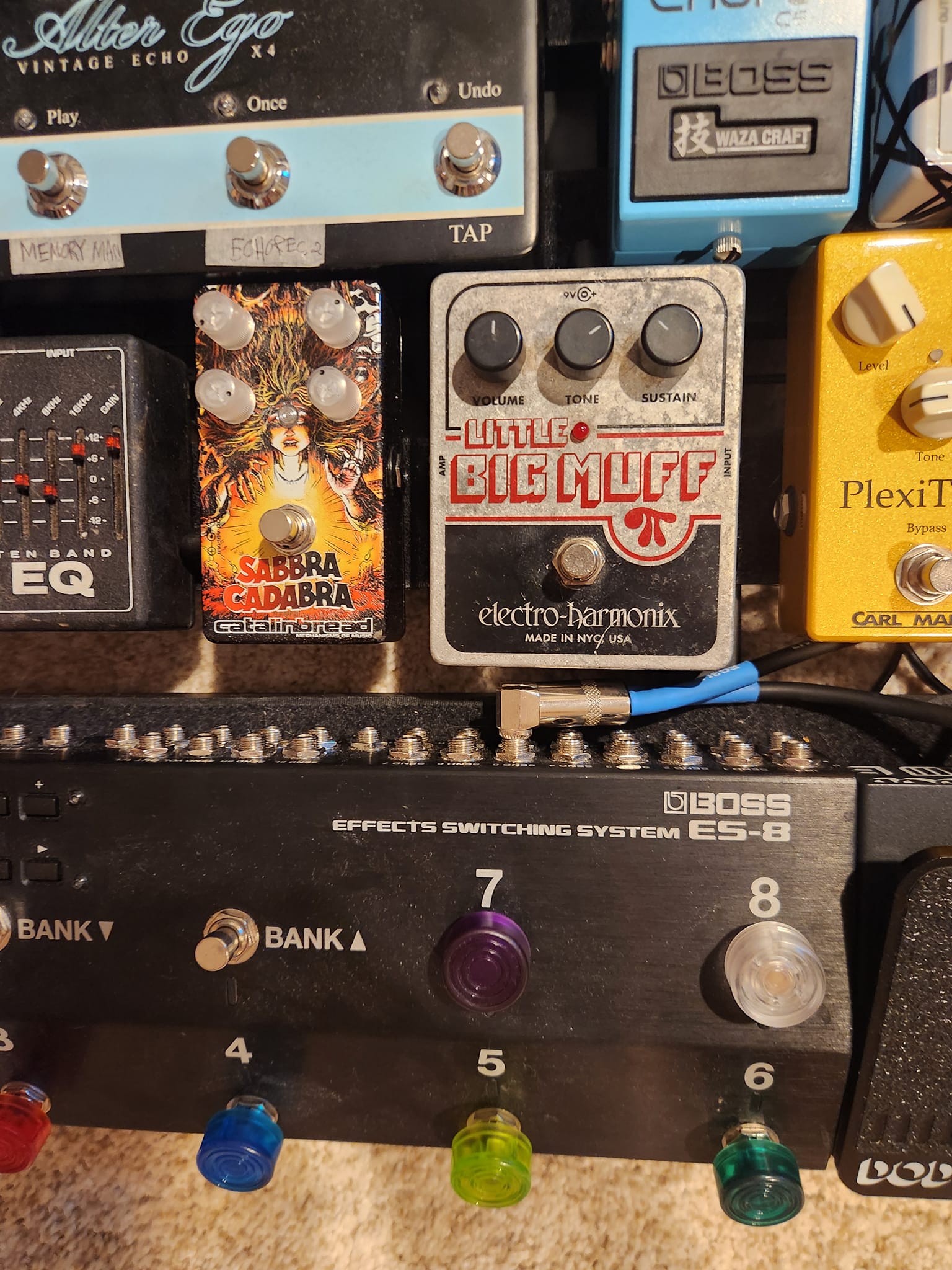 How to manage patch cables on Pedaltrain Novo24 with Boss ES5