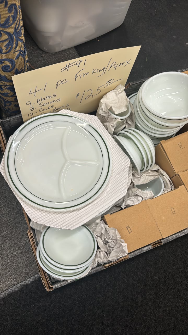 Pyrex/fire king dishes 41 pcs $125 green and white