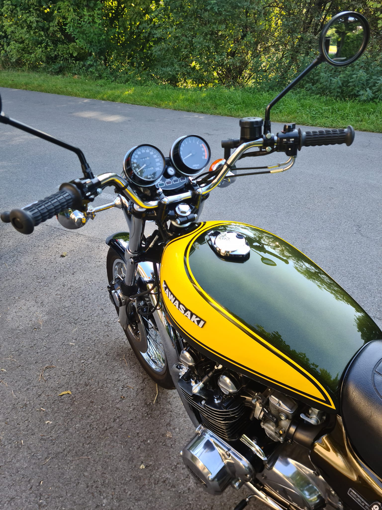 ON。 My Mate finish the Z1💚ready to ride🌅🏁😍